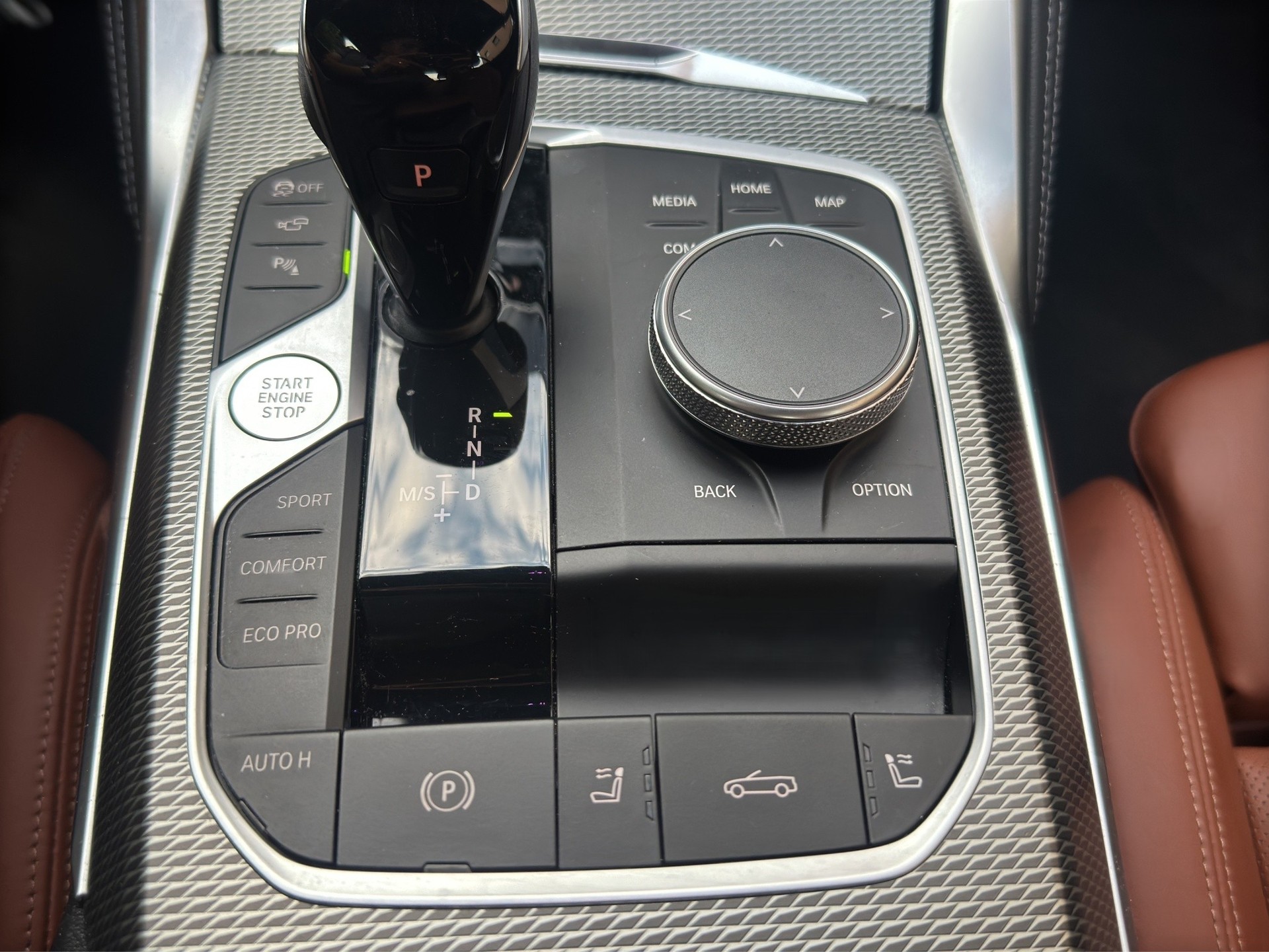 BMW M440i xDrive 48V Cabrio (CH) INDIVIDUAL-image-19