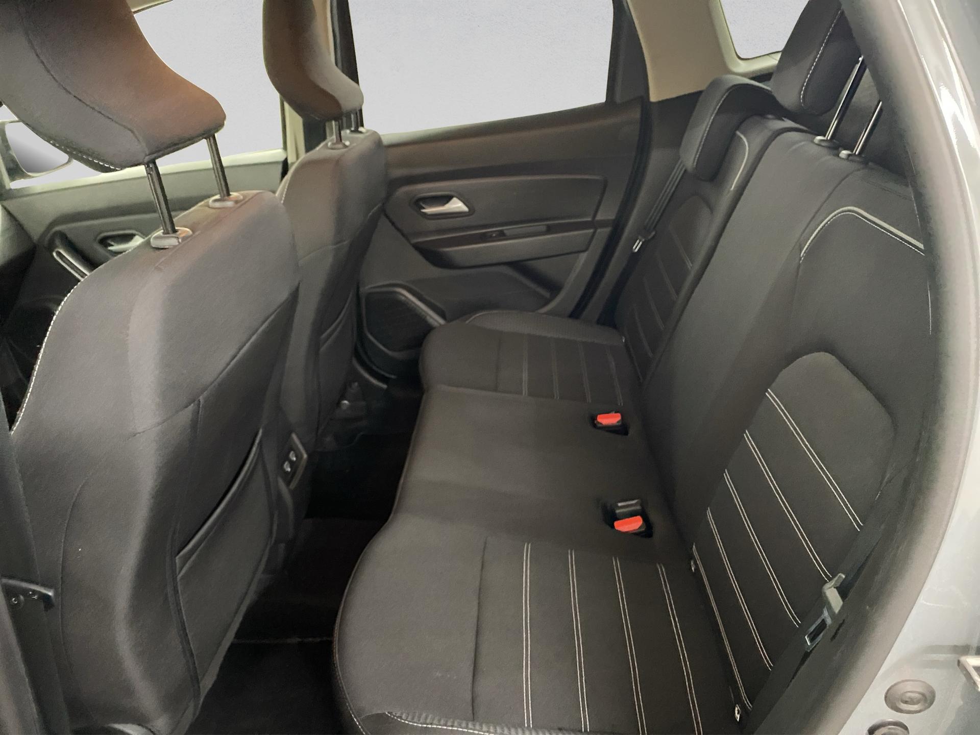 DACIA Duster TCe 150 Journey+ 4x4-image-12