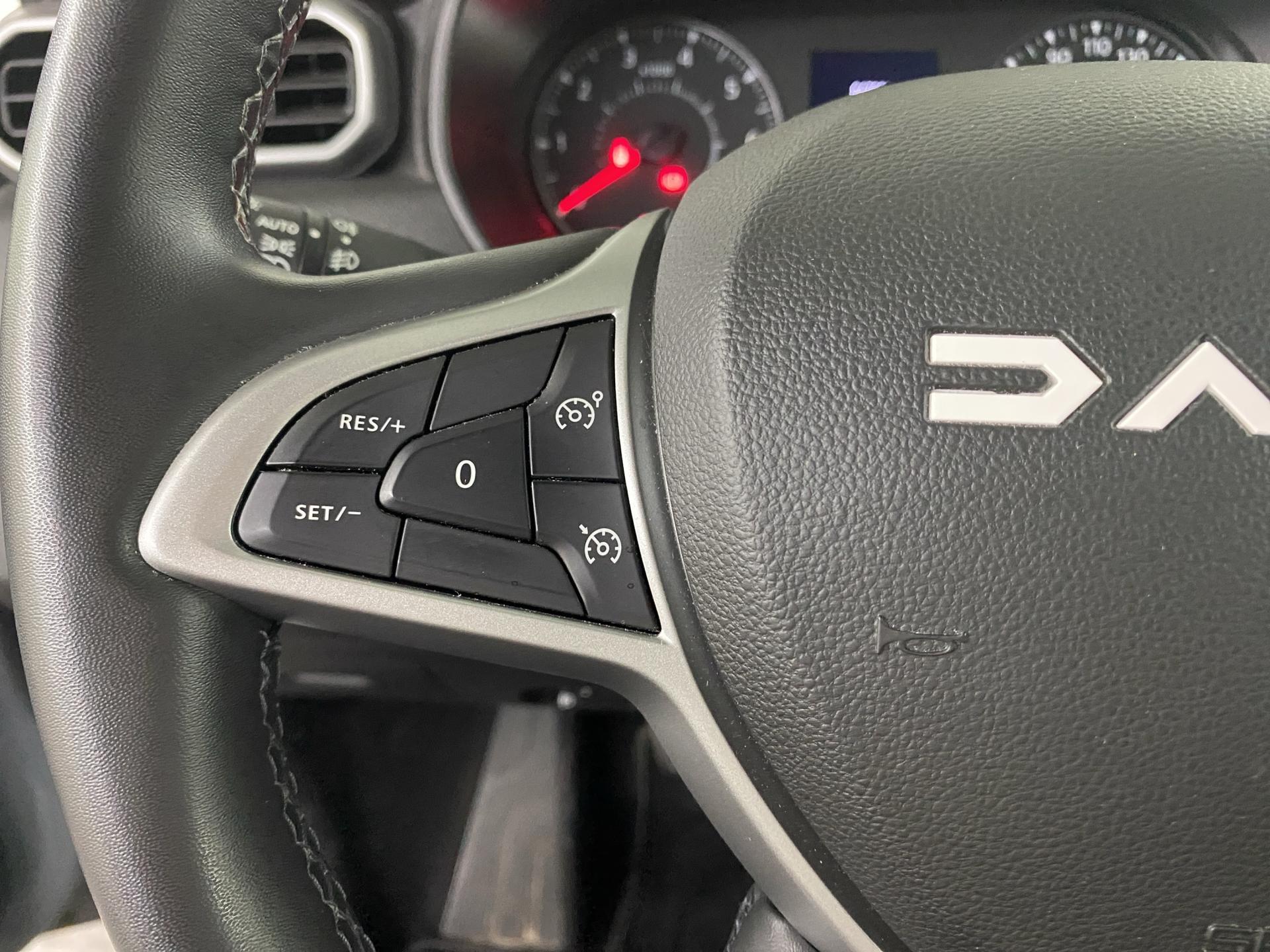 DACIA Duster TCe 150 Journey+ 4x4-image-18
