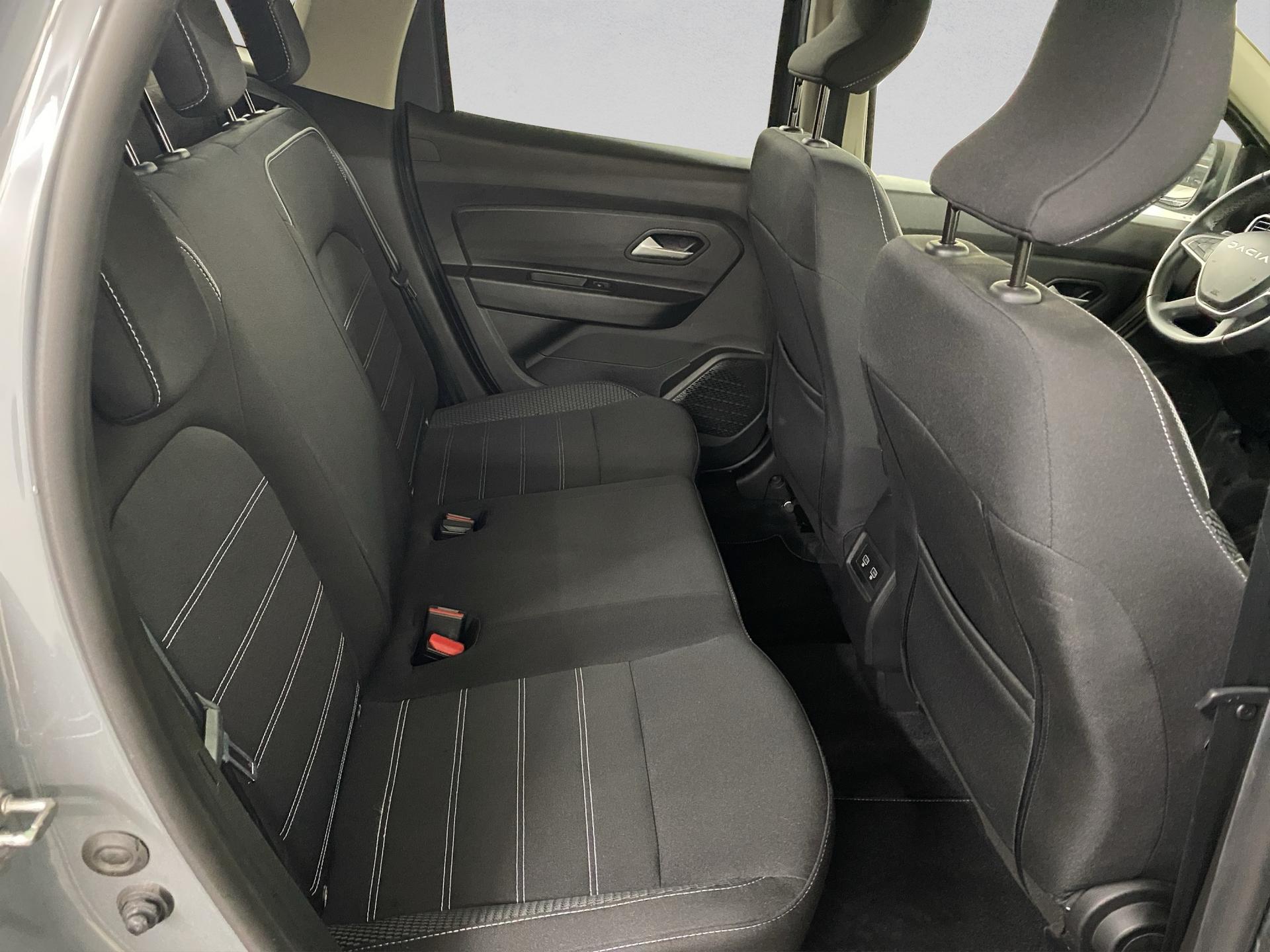 DACIA Duster TCe 150 Journey+ 4x4-image-25