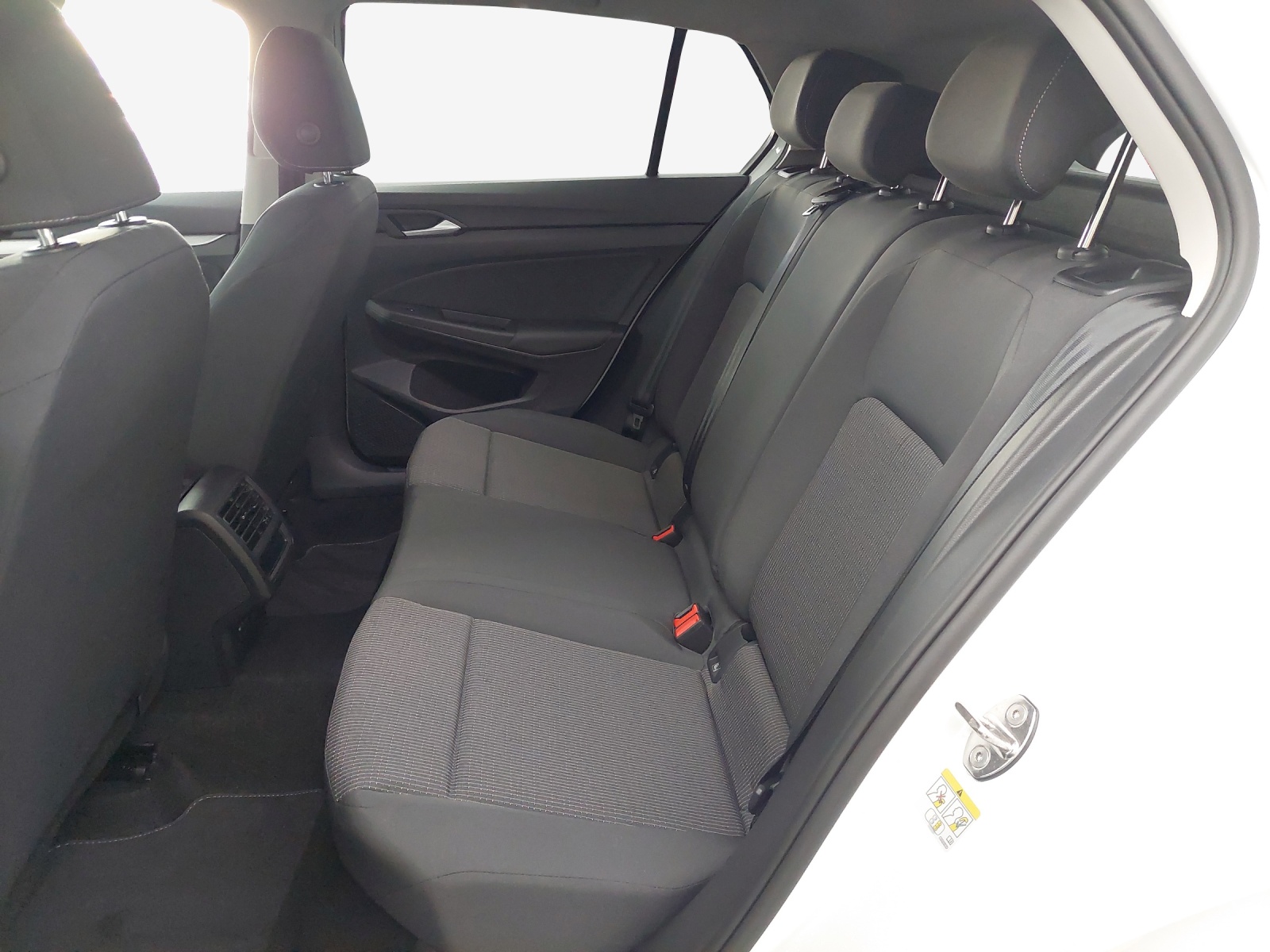 VW Golf 1.5 e TSI mHEV Value DSG-image-11