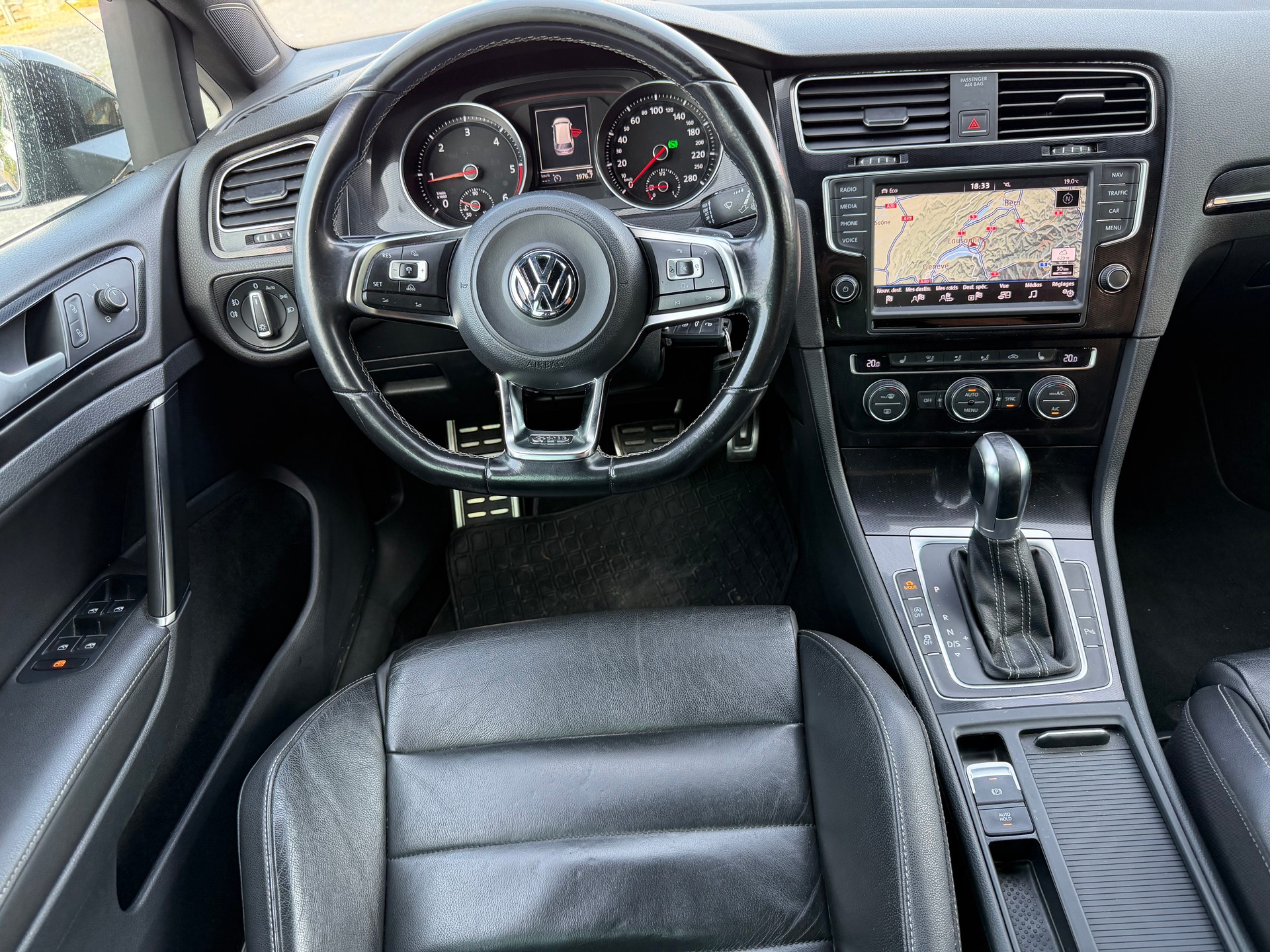 VW Golf Variant 2.0 TDI GTD DSG-image-5