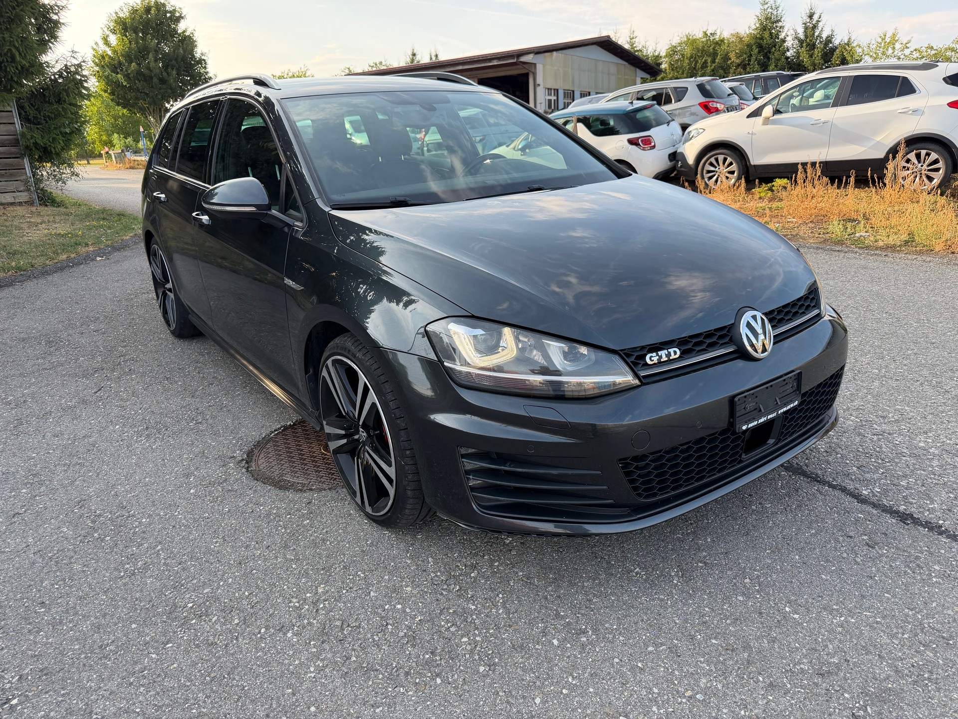 VW Golf Variant 2.0 TDI GTD DSG-image-2