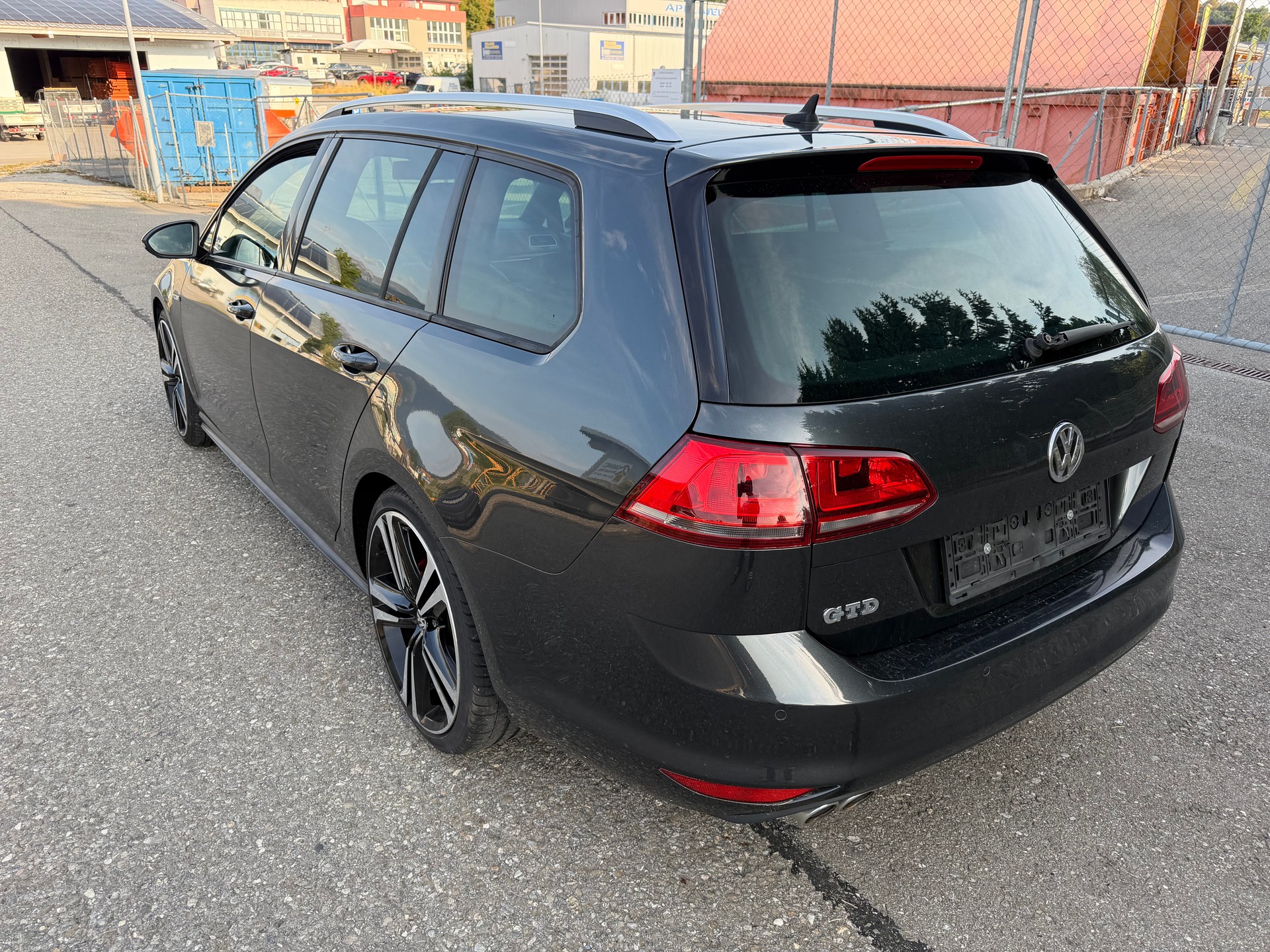VW Golf Variant 2.0 TDI GTD DSG-image-4