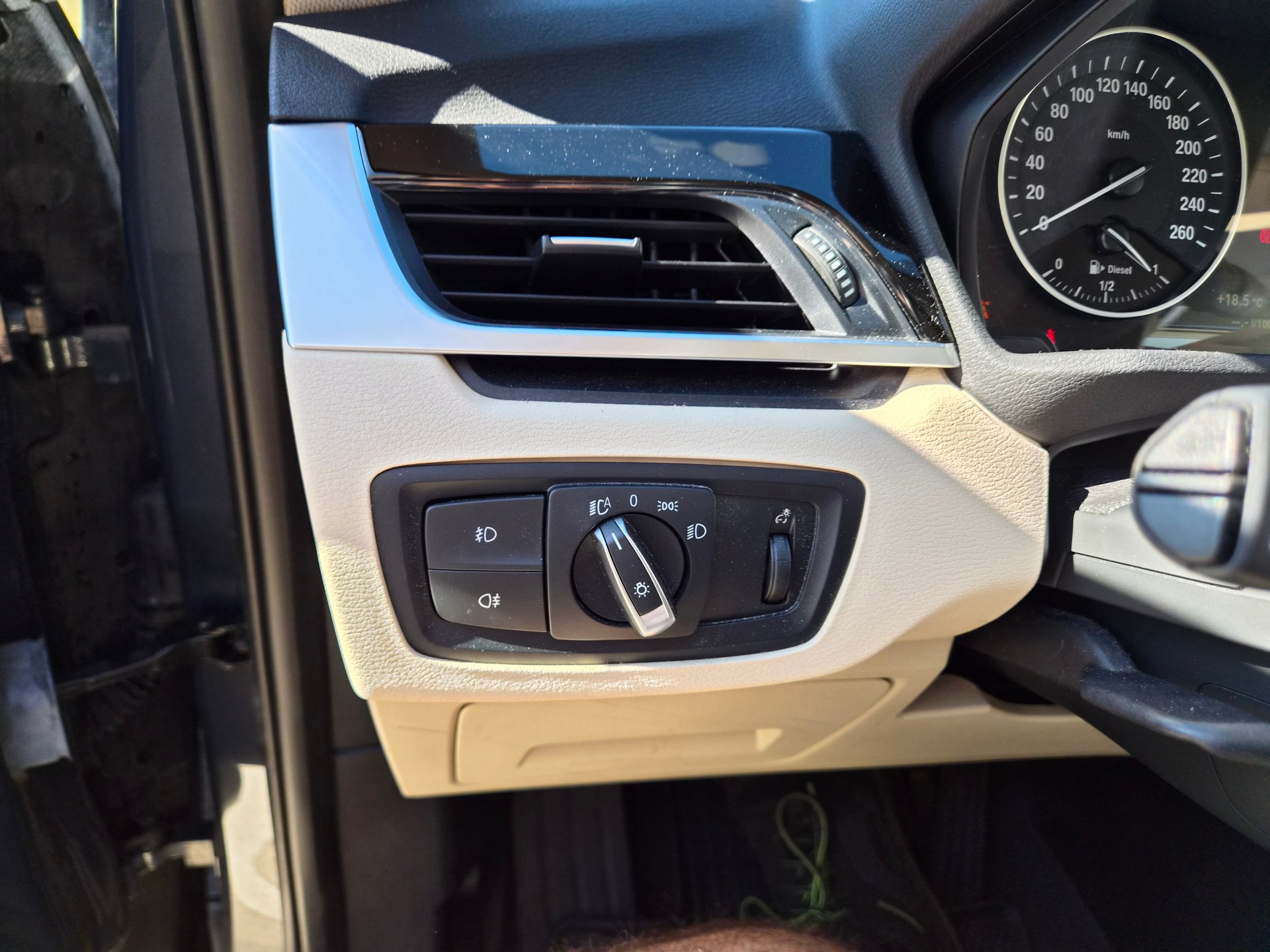 BMW X1 xDrive 18d xLine Steptronic-image-11