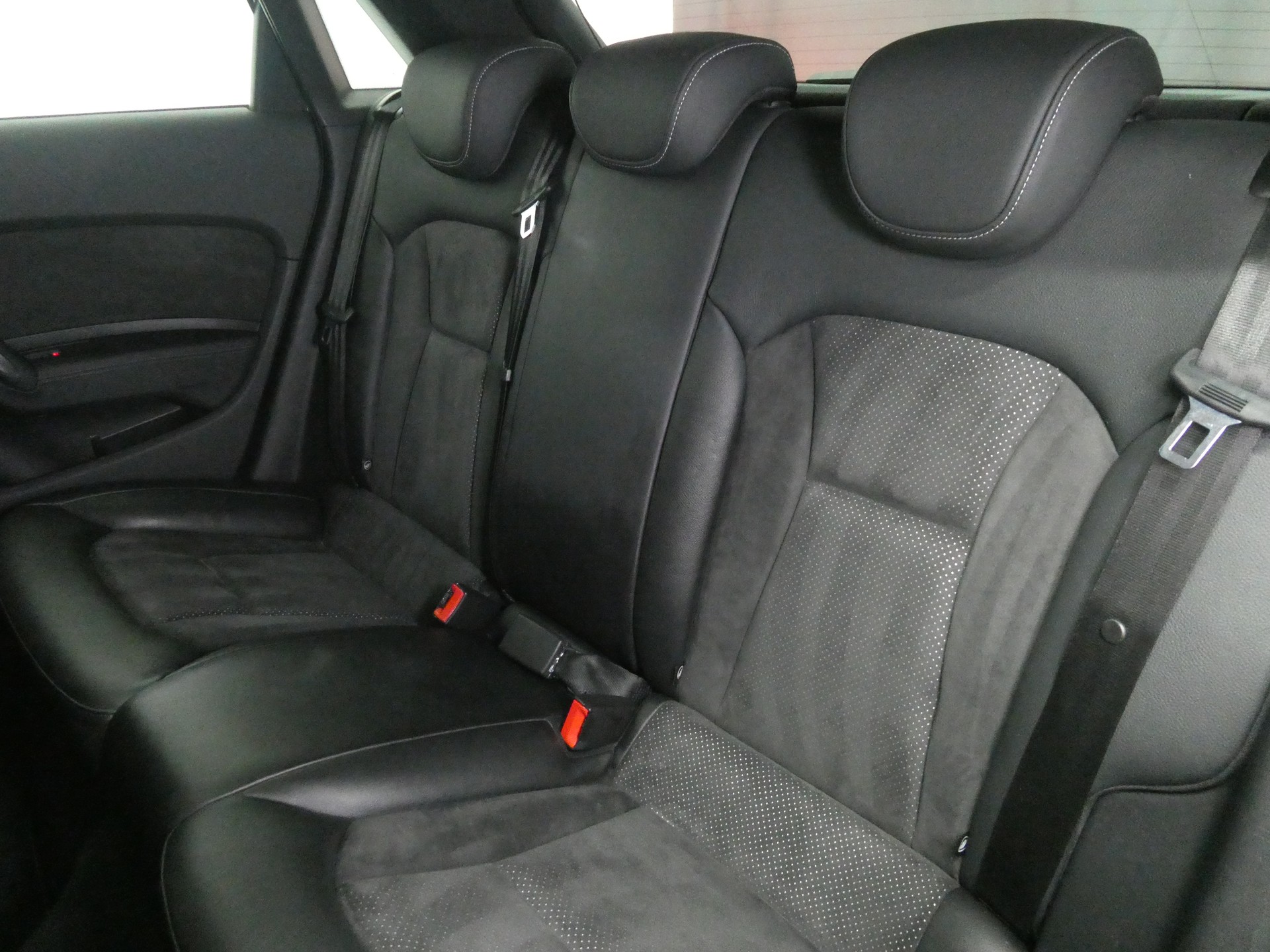 AUDI A1 Sportback 1.4 TFSI Sport S-Line S-tronic - Panorama - Navi - Bi-Xenon - Leder/Alcantara - Keyless - 140 PS-image-11