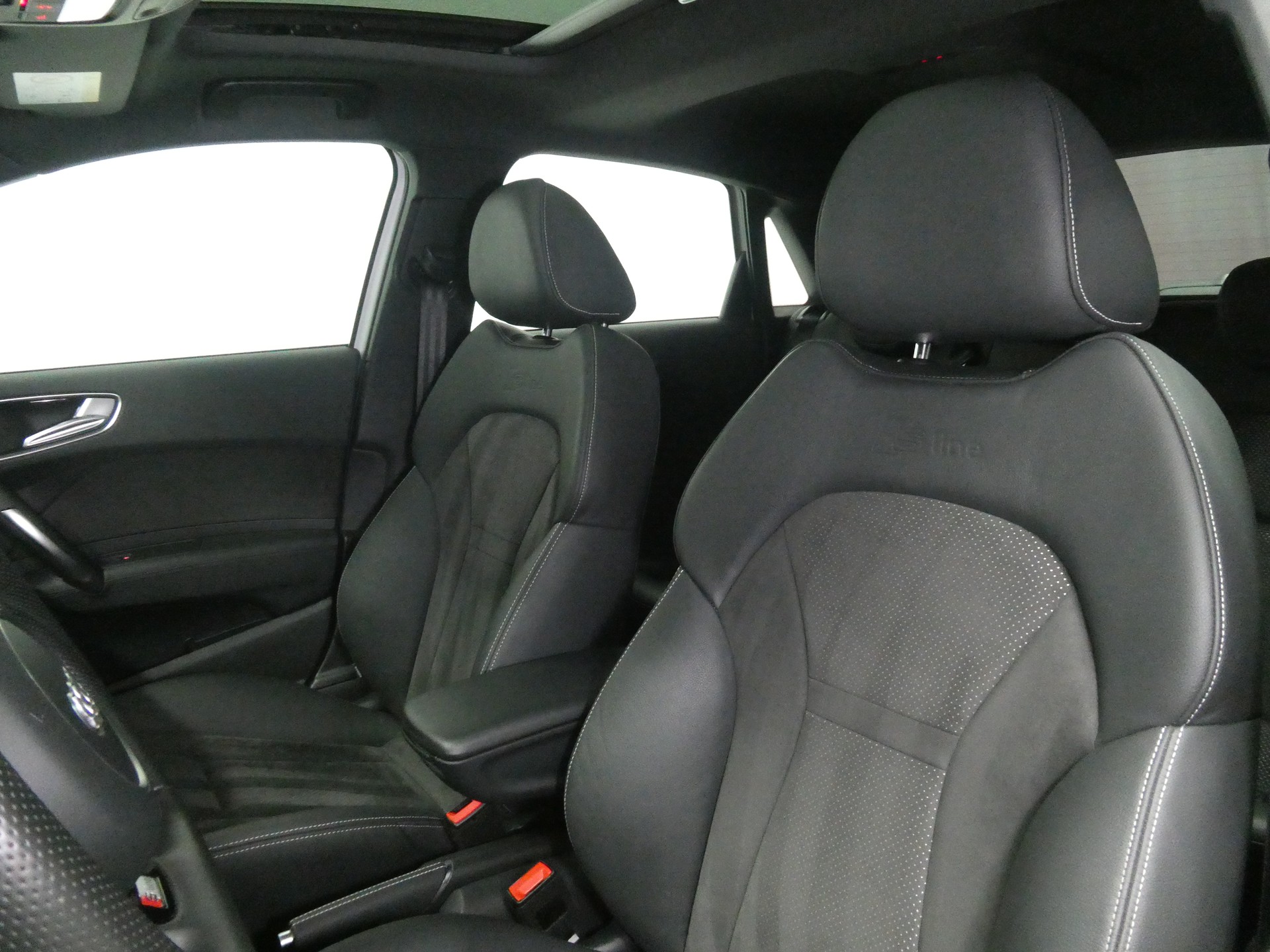 AUDI A1 Sportback 1.4 TFSI Sport S-Line S-tronic - Panorama - Navi - Bi-Xenon - Leder/Alcantara - Keyless - 140 PS-image-9