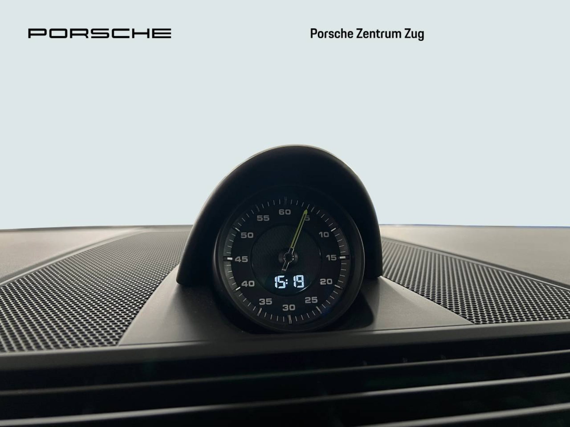 PORSCHE Panamera 4 E-Hybrid Sport Turismo-image-25