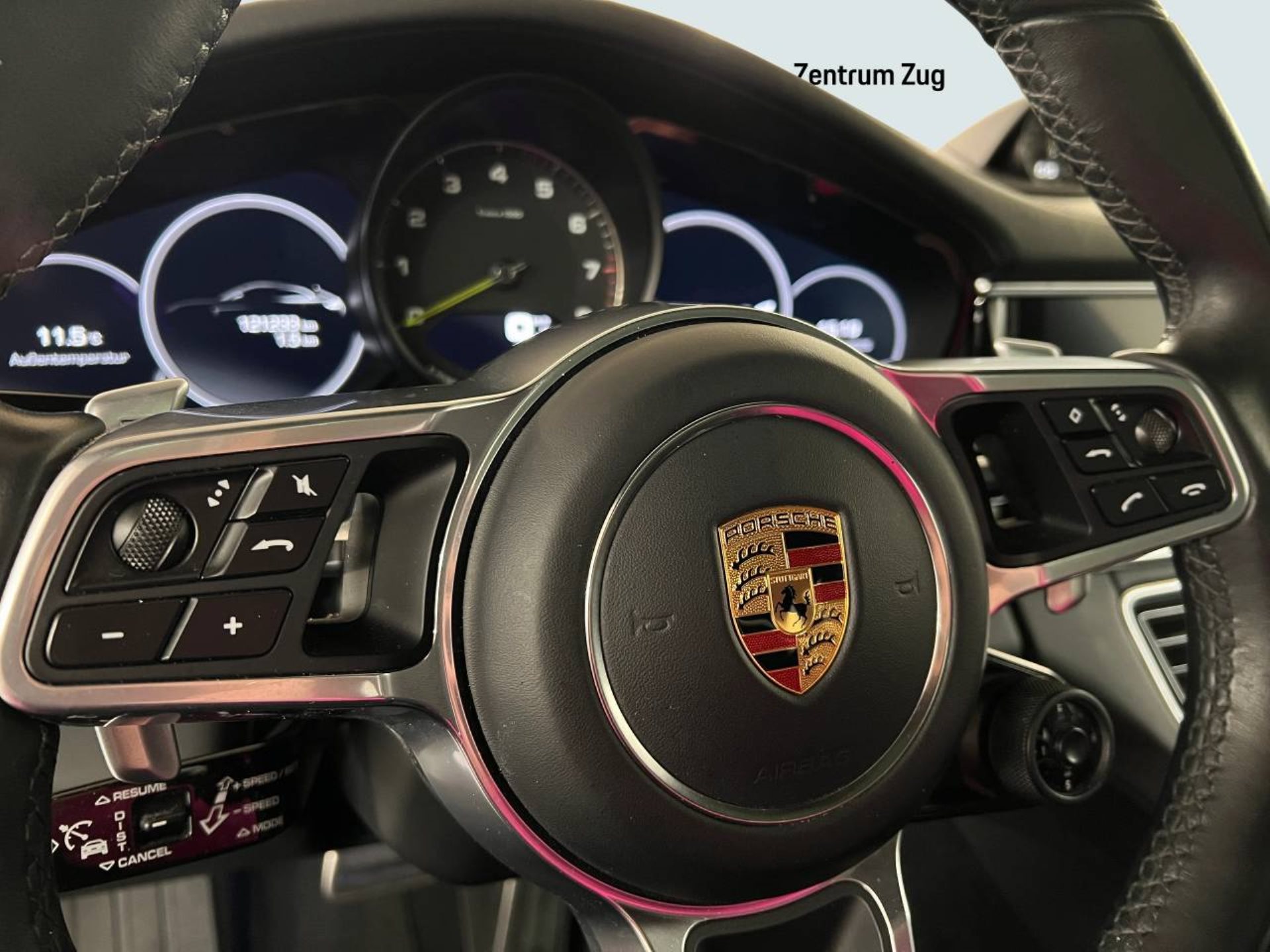 PORSCHE Panamera 4 E-Hybrid Sport Turismo-image-15