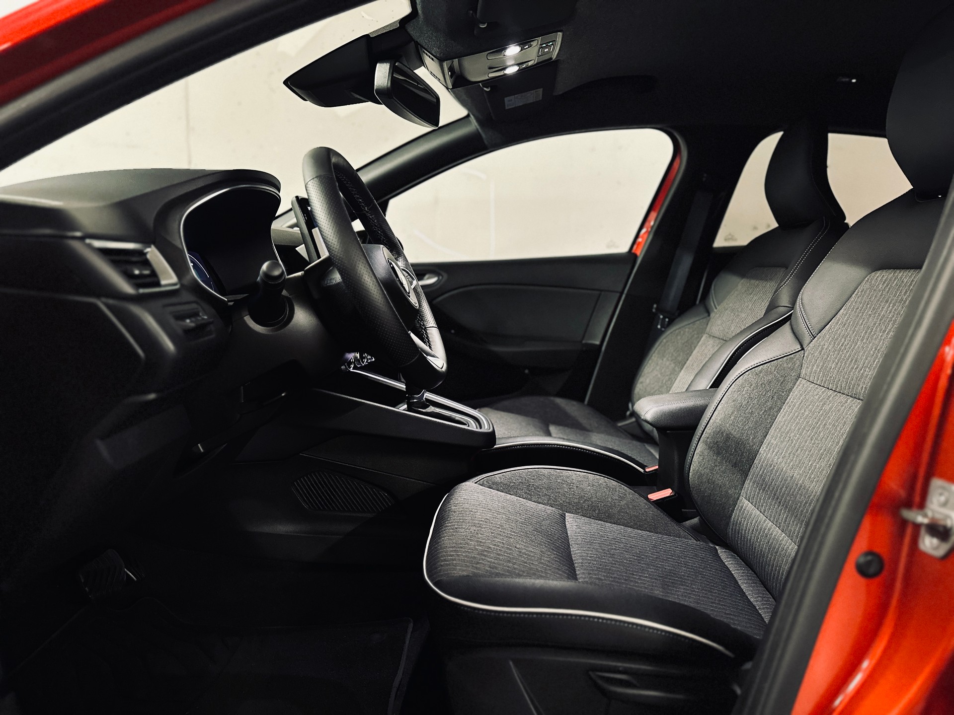 MITSUBISHI COLT 1.6 HEV Instyle Automat-image-7