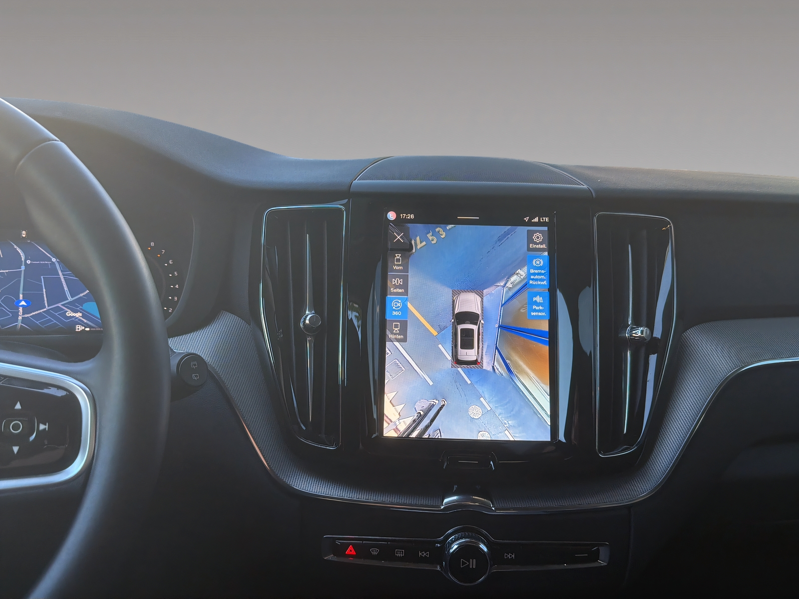 VOLVO XC60 B5 Benzin Mild Hybrid AWD Plus Dark Geartronic-image-15