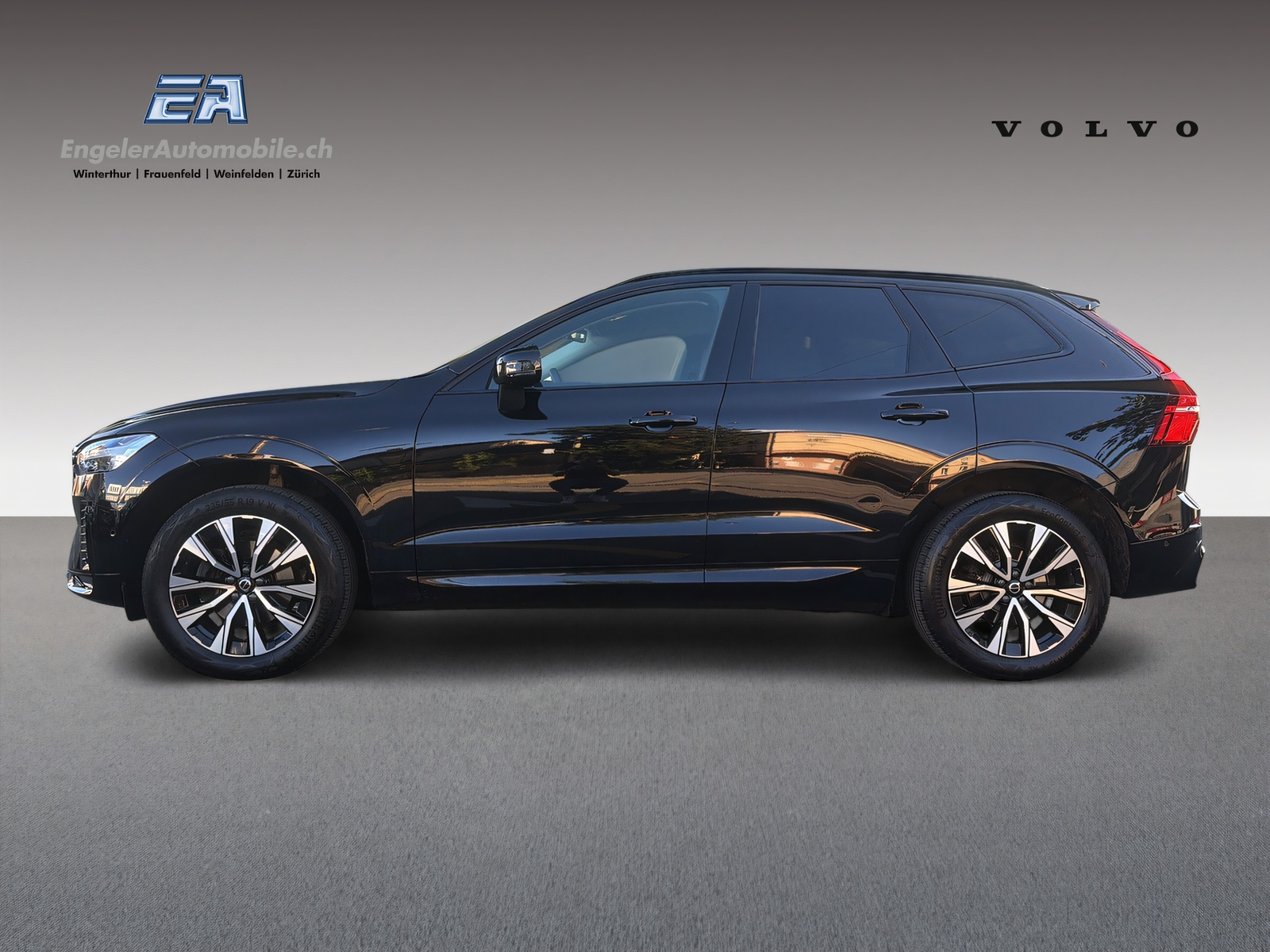 VOLVO XC60 B5 Benzin Mild Hybrid AWD Plus Dark Geartronic-image-2