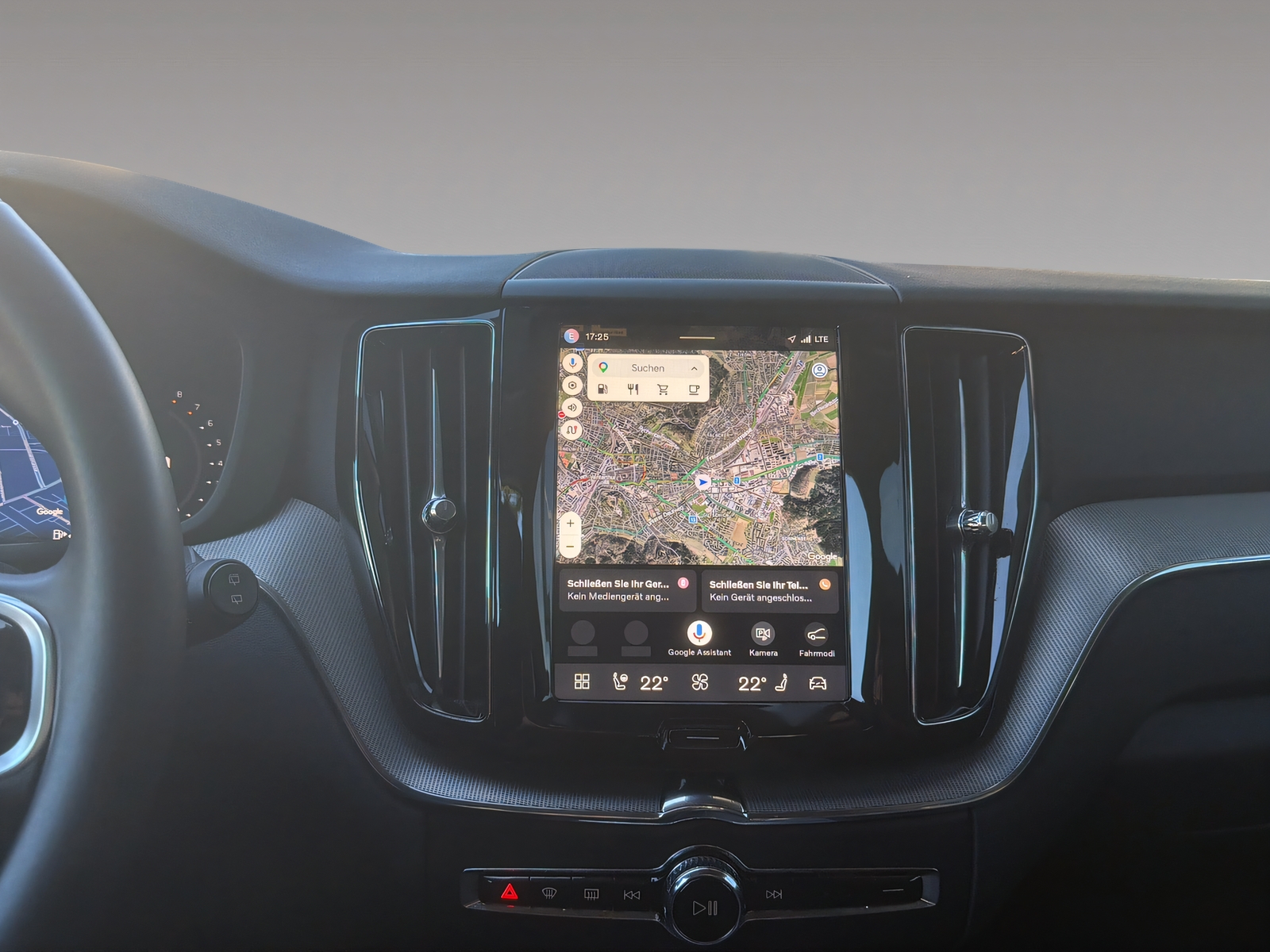 VOLVO XC60 B5 Benzin Mild Hybrid AWD Plus Dark Geartronic-image-13