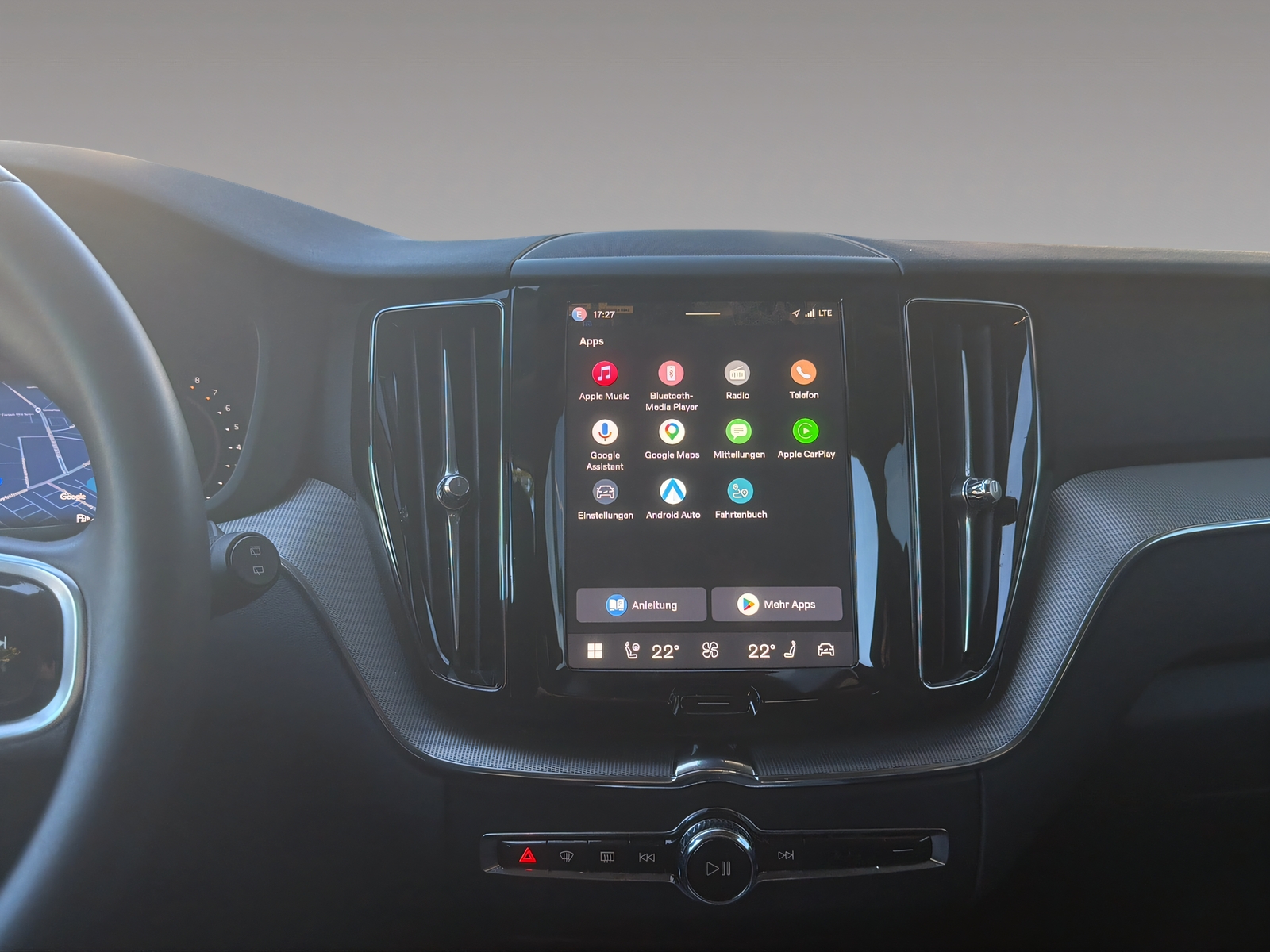 VOLVO XC60 B5 Benzin Mild Hybrid AWD Plus Dark Geartronic-image-16
