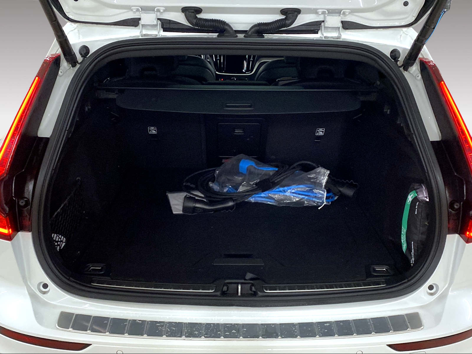 VOLVO V60 2.0 T8 TE Polestar eAWD-image-14