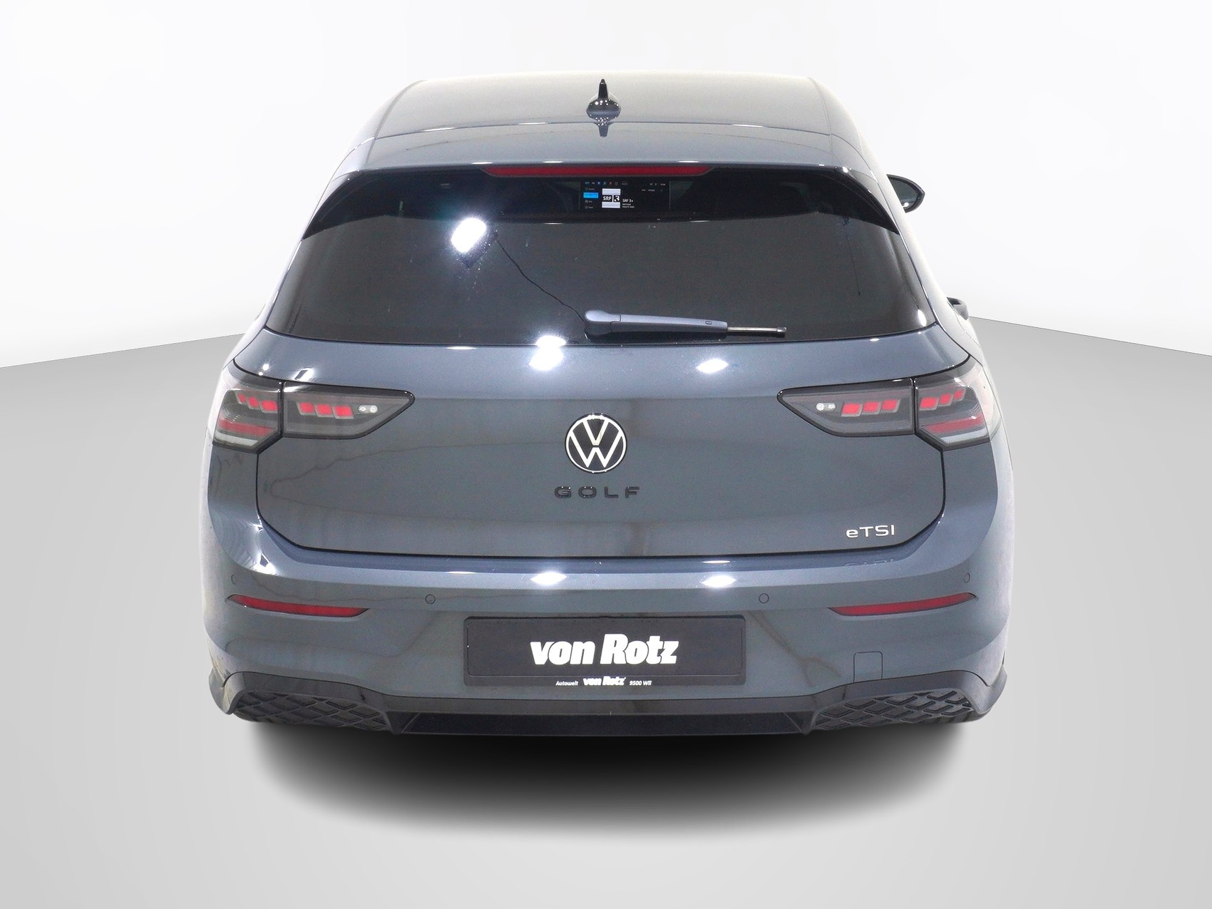 VW Golf VIII 1.5 eTSI R-Line DSG-image-2