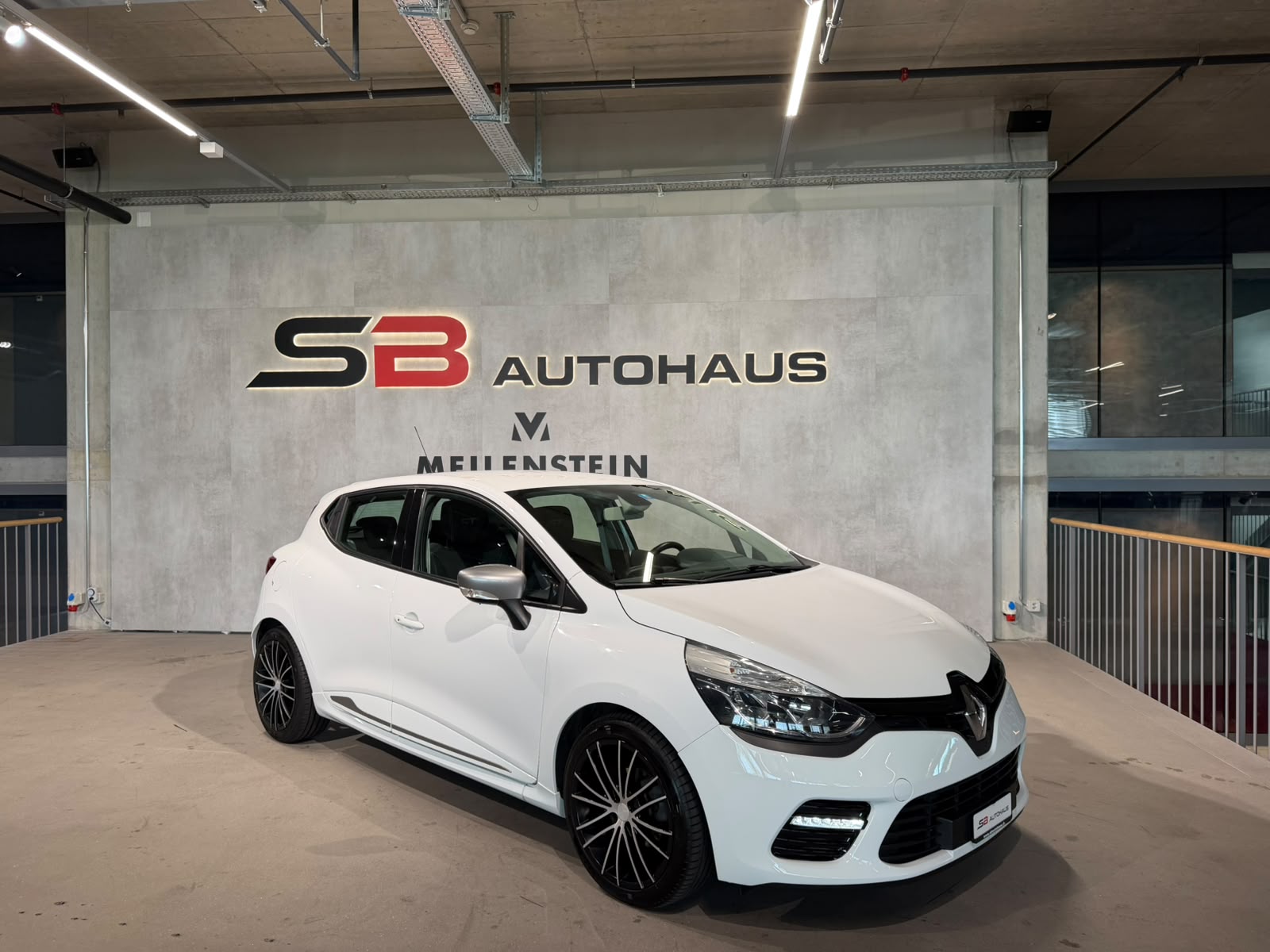 RENAULT Clio 1.2 16V T GT EDC (CH)-image-2