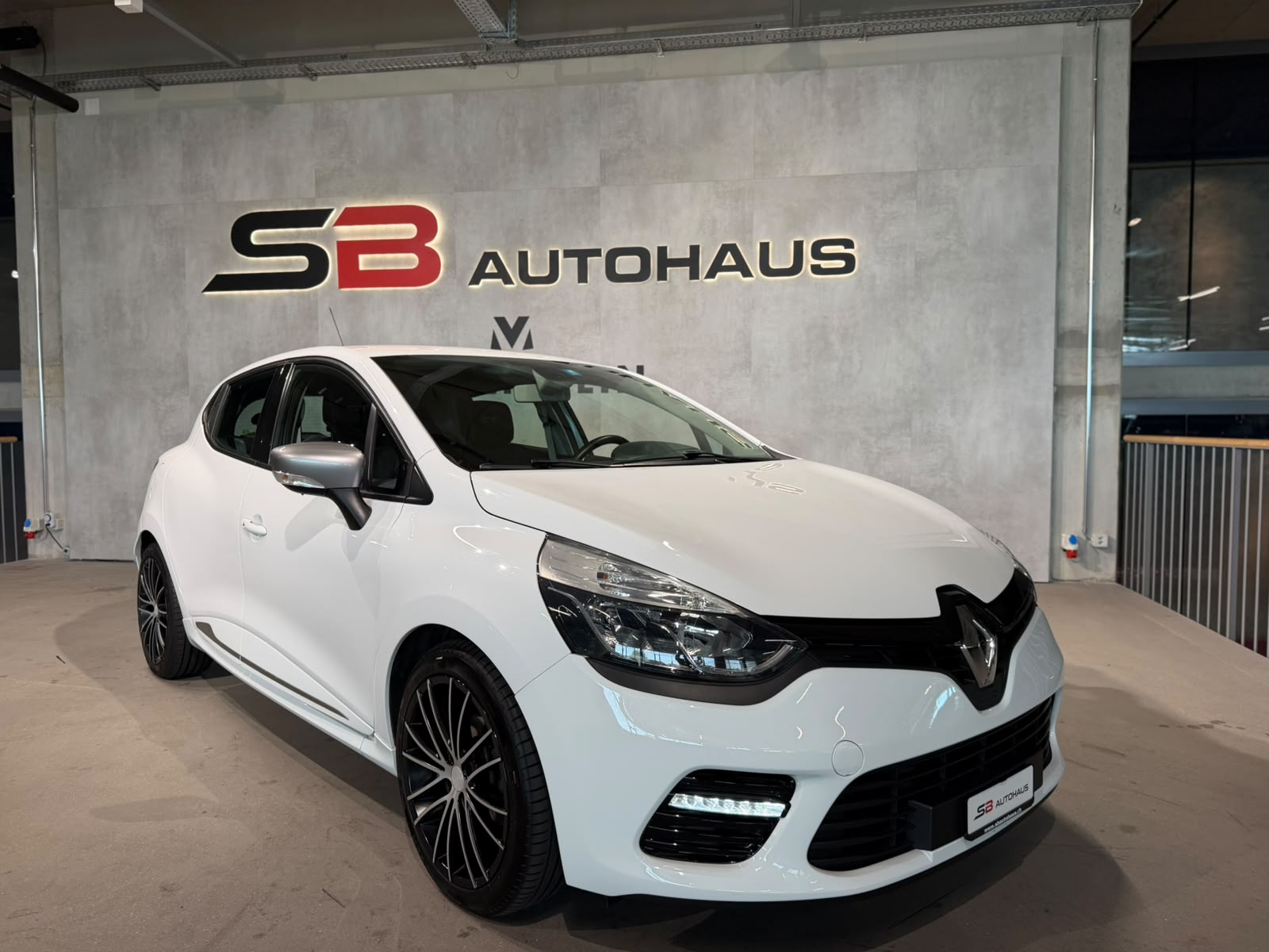 RENAULT Clio 1.2 16V T GT EDC (CH)-image-4