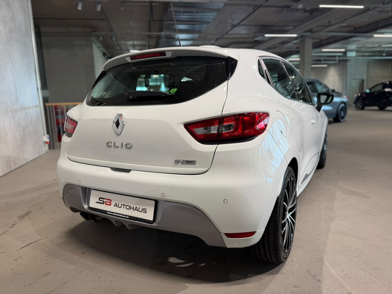 RENAULT Clio 1.2 16V T GT EDC (CH)-image-13
