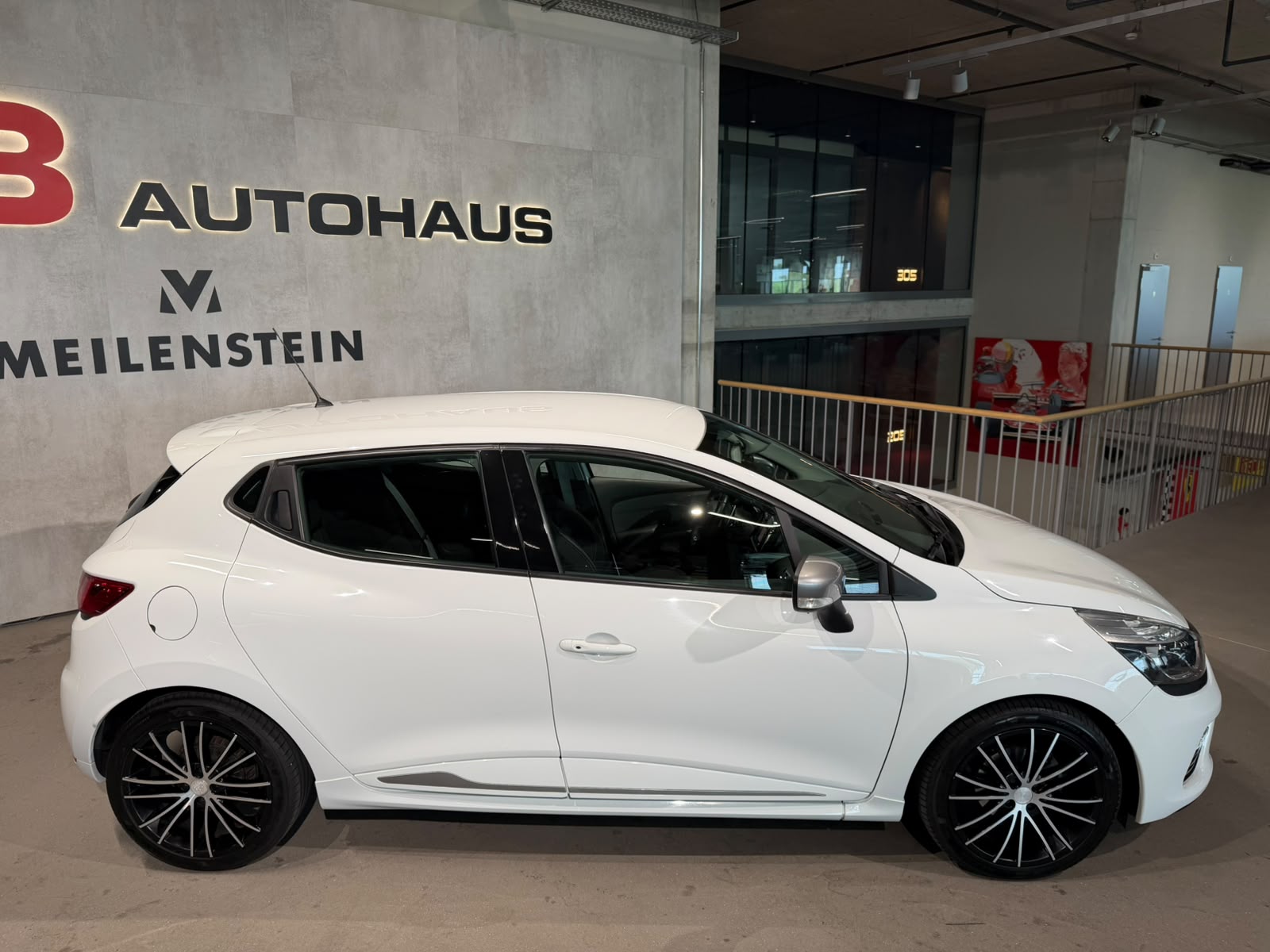 RENAULT Clio 1.2 16V T GT EDC (CH)-image-15