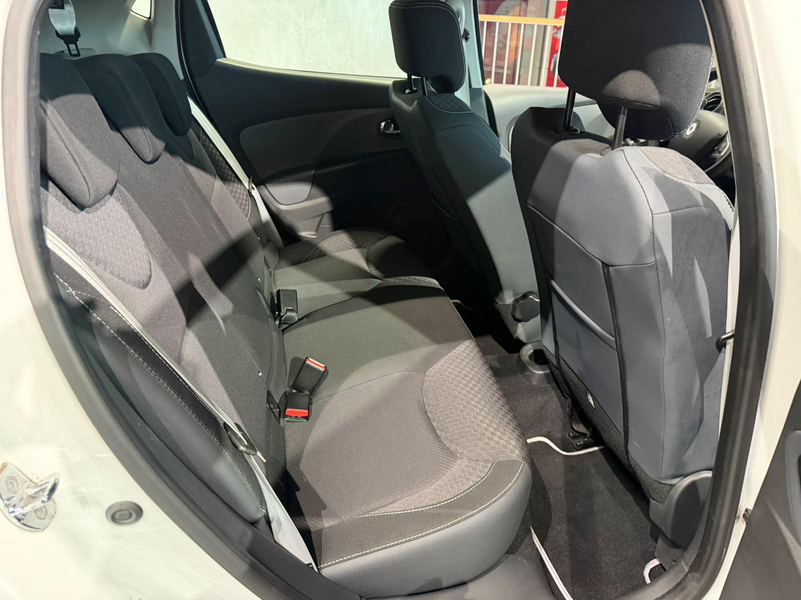 RENAULT Clio 1.2 16V T GT EDC (CH)-image-23