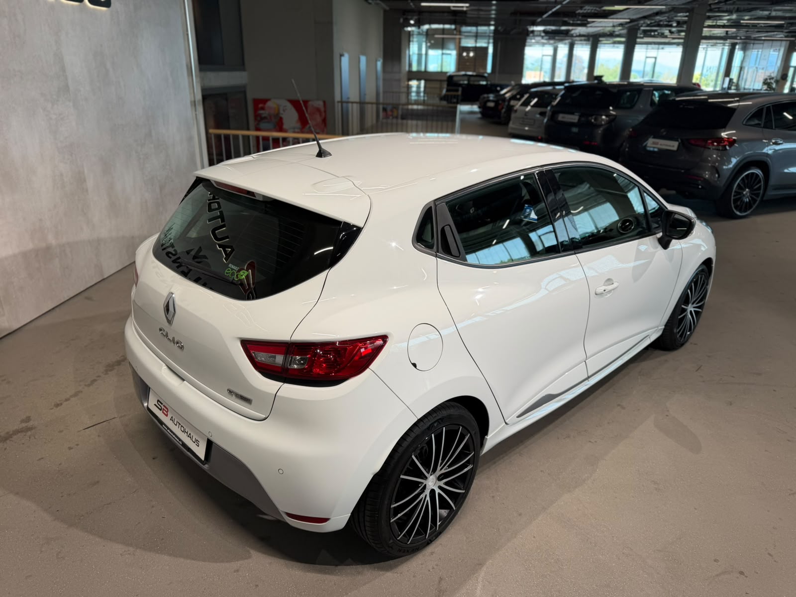 RENAULT Clio 1.2 16V T GT EDC (CH)-image-9