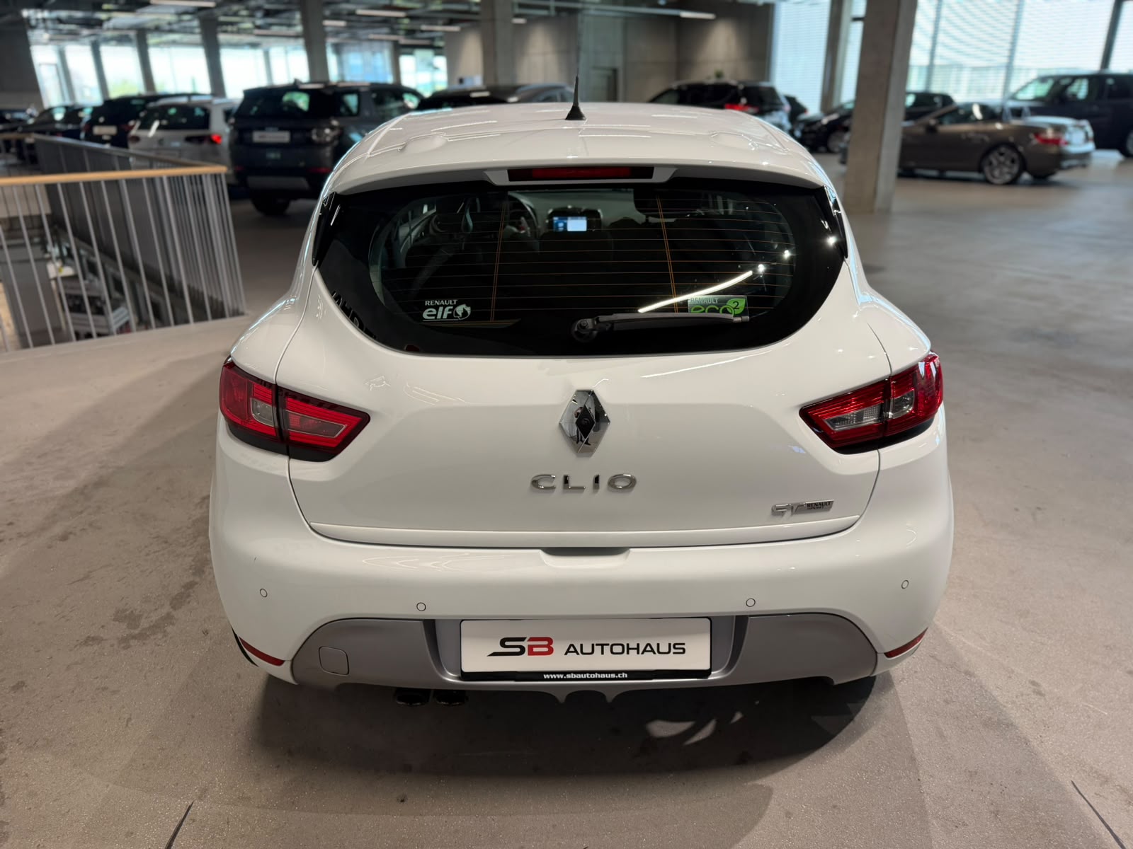 RENAULT Clio 1.2 16V T GT EDC (CH)-image-11