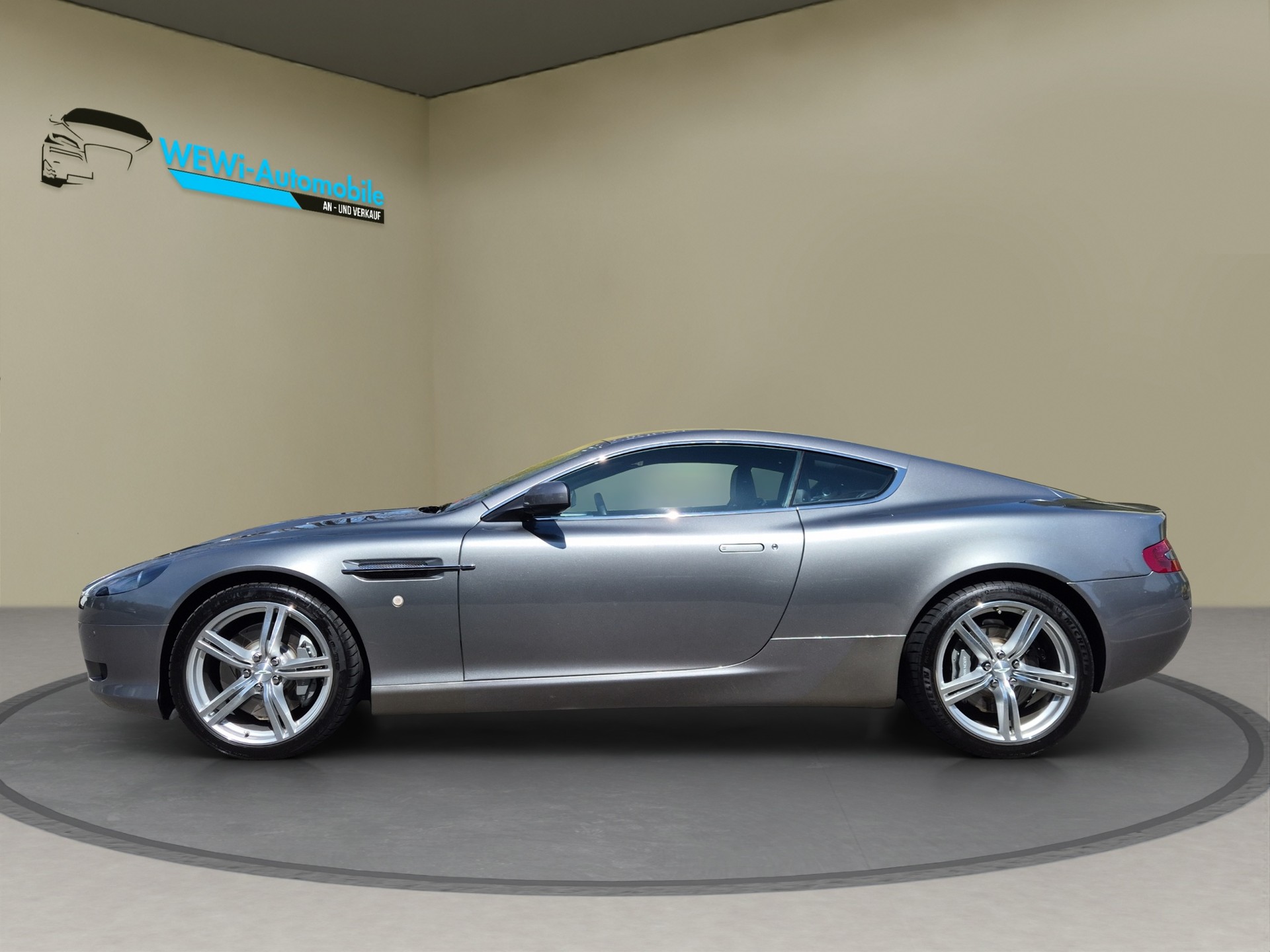 ASTON MARTIN DB9 Touchtronic 2-showroom-element-1