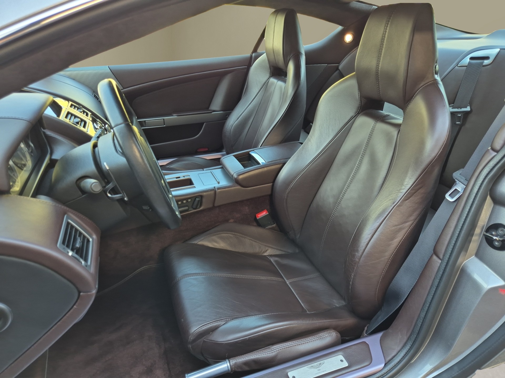 ASTON MARTIN DB9 Touchtronic 2-image-8