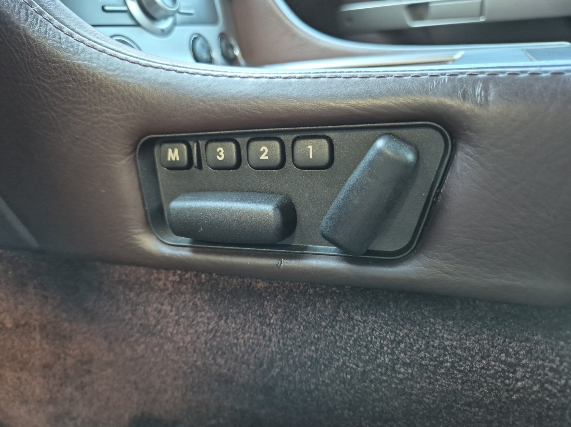ASTON MARTIN DB9 Touchtronic 2-image-13