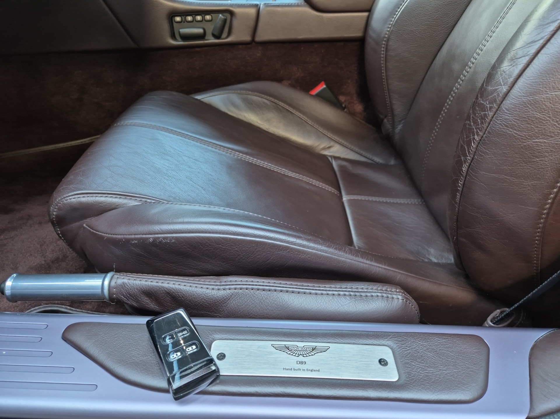 ASTON MARTIN DB9 Touchtronic 2-image-9