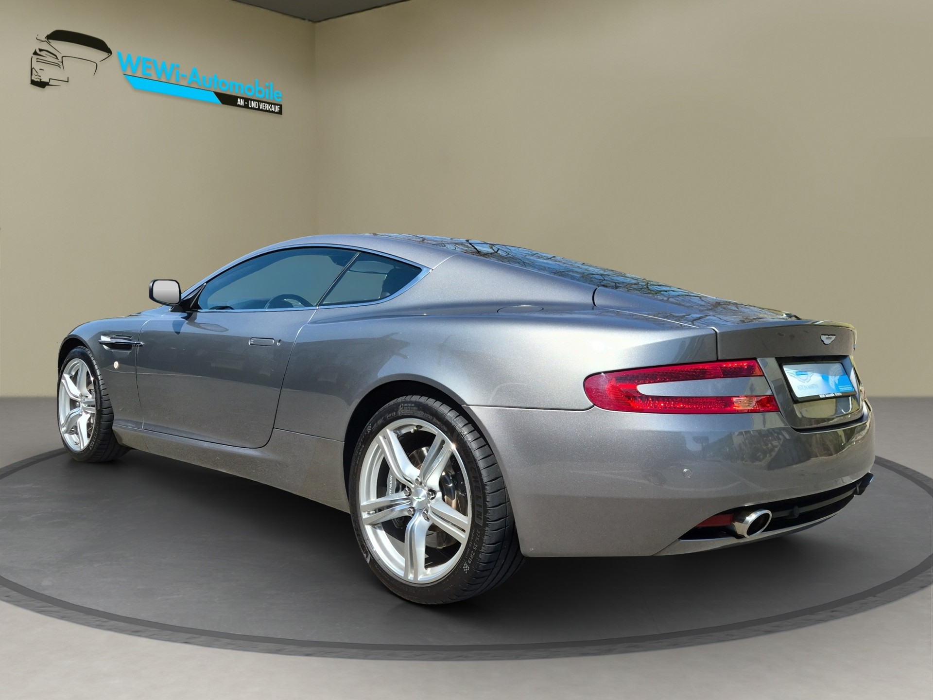 ASTON MARTIN DB9 Touchtronic 2-showroom-element-2