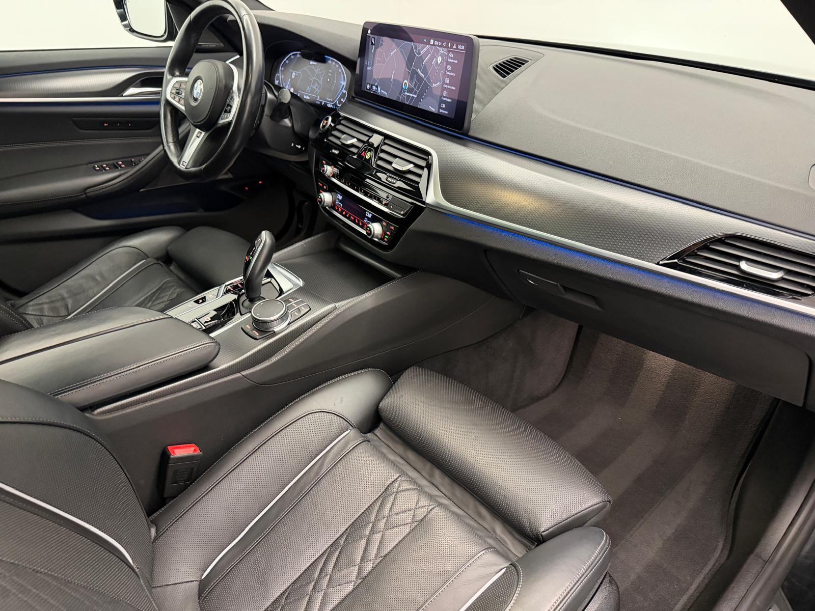 BMW 530e xDrive SAG Touring-image-9