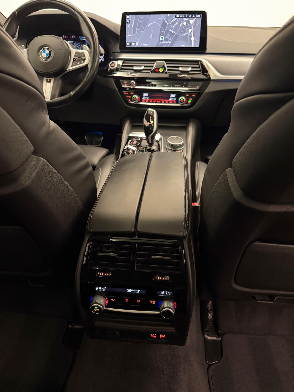 BMW 530e xDrive SAG Touring-image-26