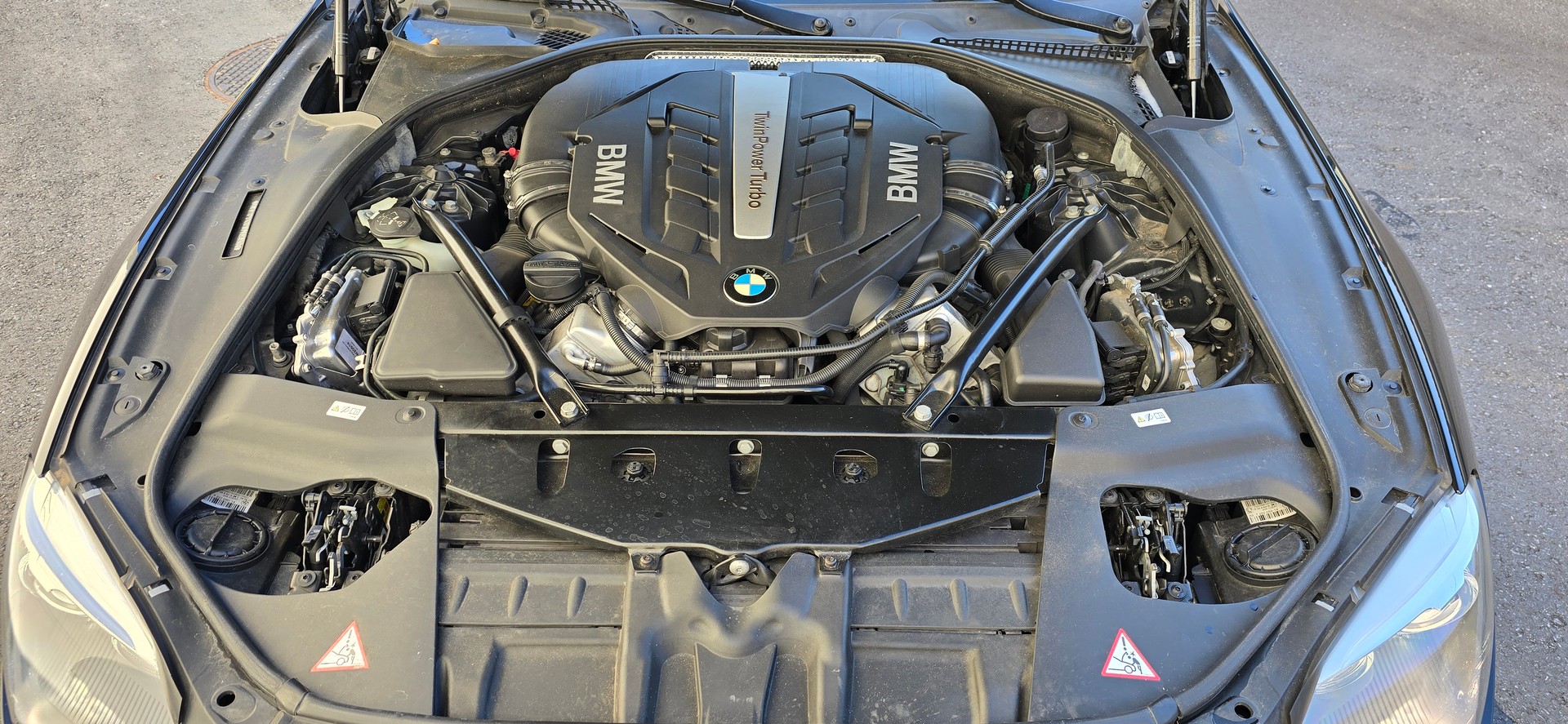 BMW 650i Cabrio-image-9