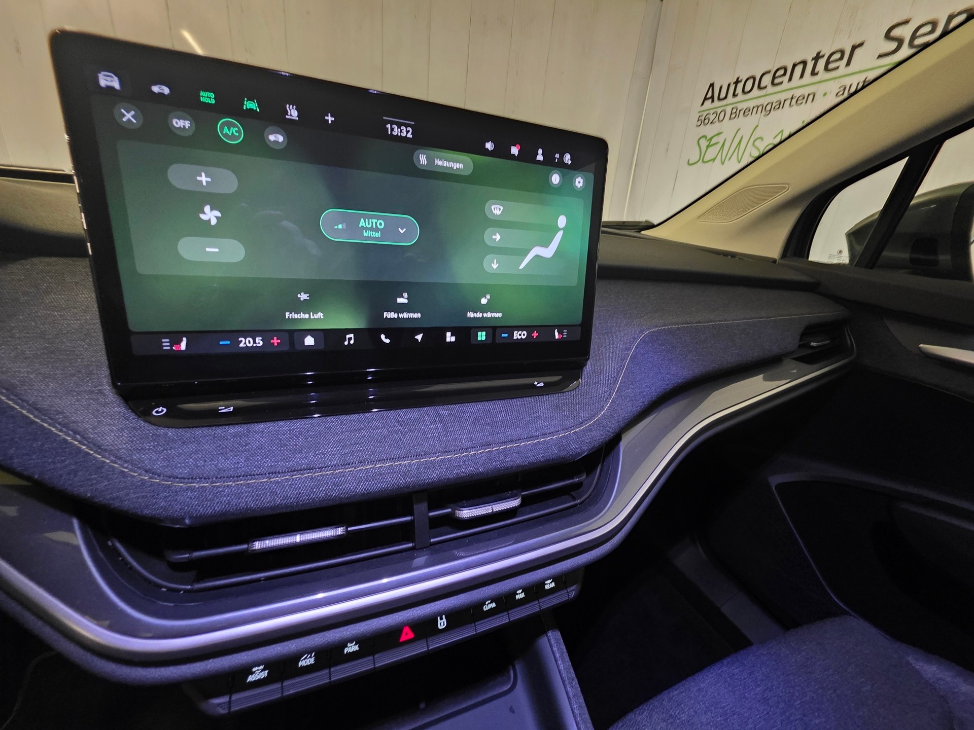 SKODA Elroq 85-image-16