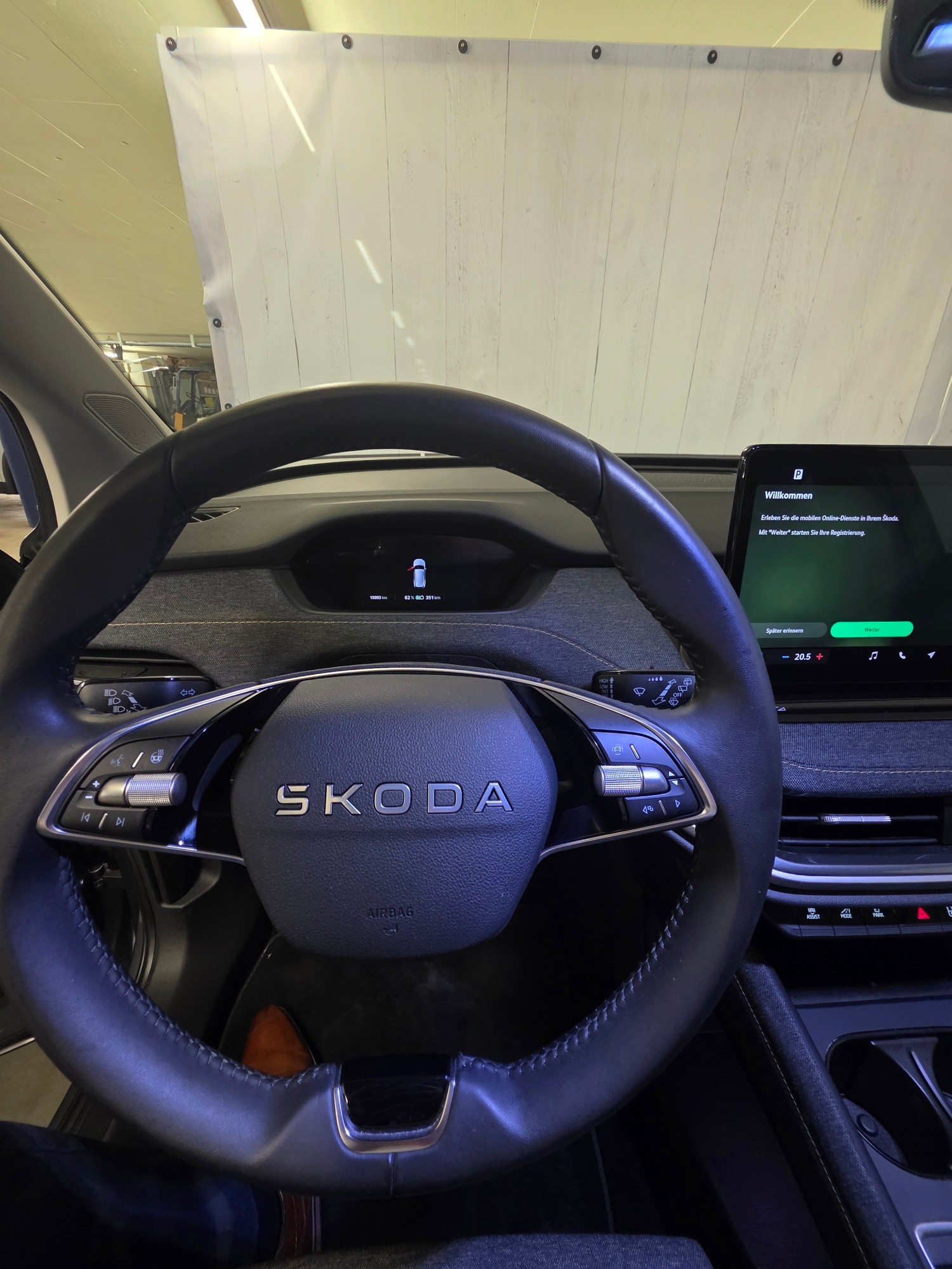 SKODA Elroq 85-image-12