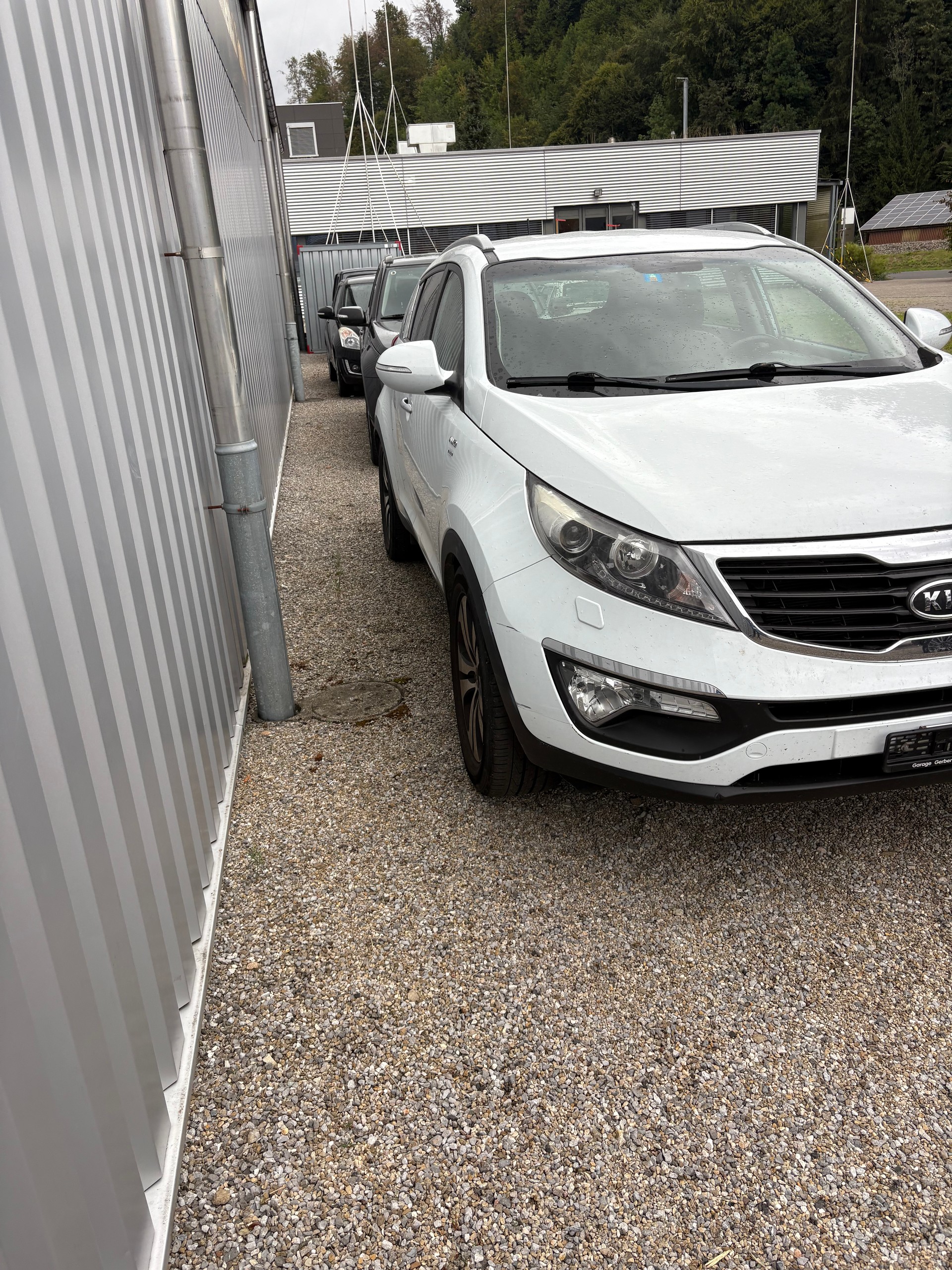 KIA Sportage 2.0 CRDi Style 4WD Automatic-image-2