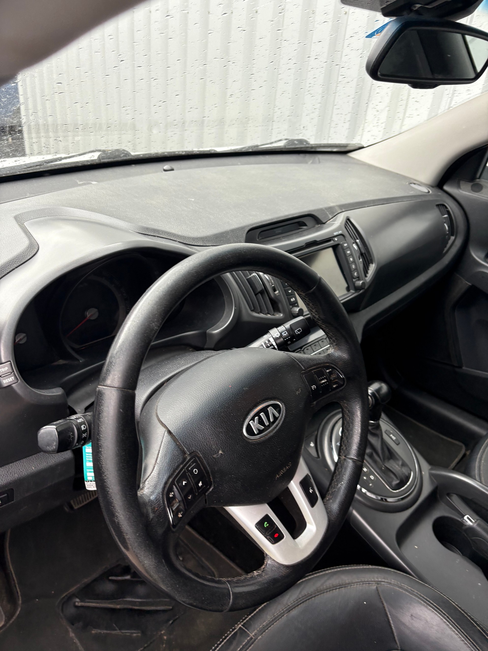 KIA Sportage 2.0 CRDi Style 4WD Automatic-image-10