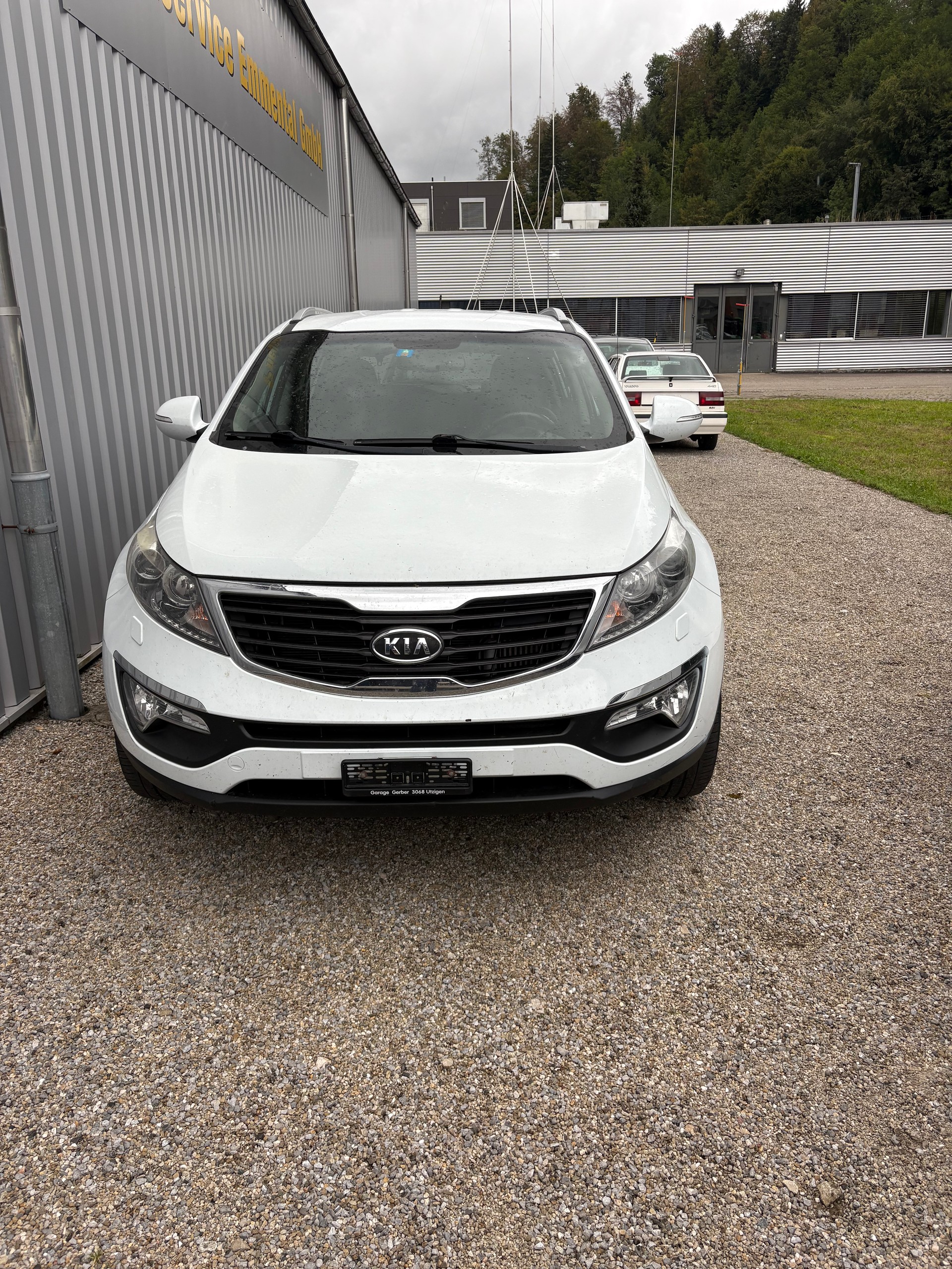 KIA Sportage 2.0 CRDi Style 4WD Automatic-image-3
