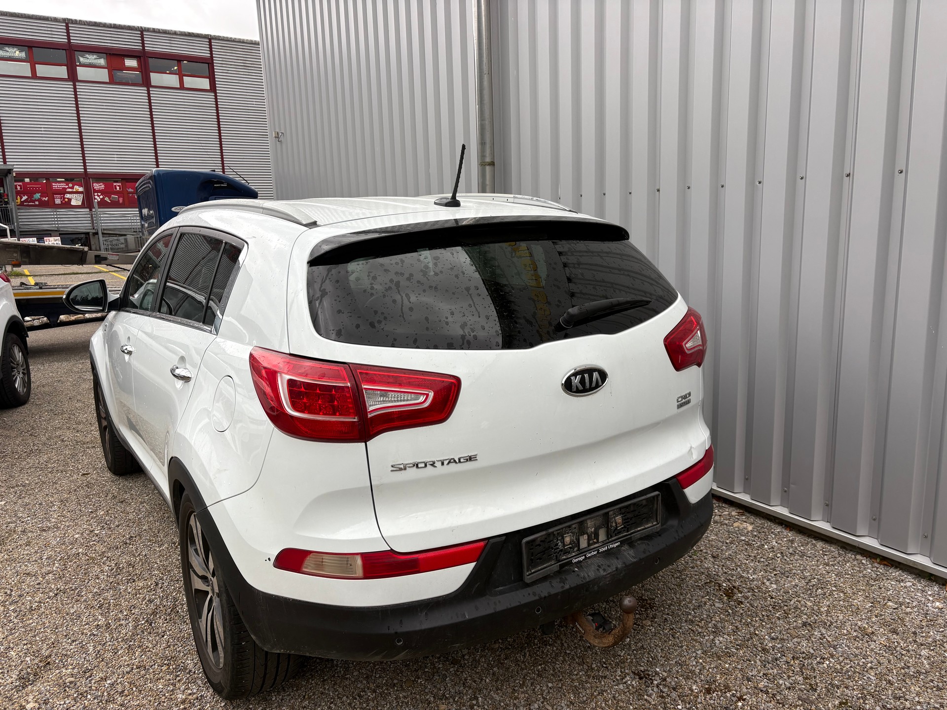 KIA Sportage 2.0 CRDi Style 4WD Automatic-image-6