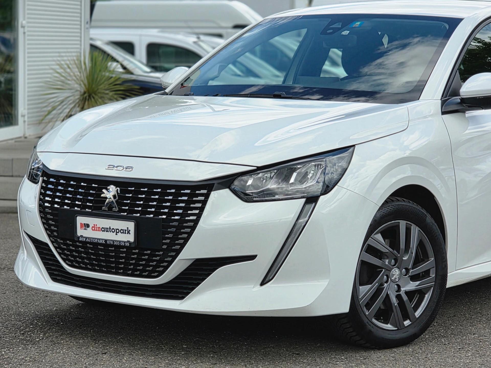 PEUGEOT 208 1.5 BlueHDi Active Pack * CH-Fahrzeug * Frisch ab MFK *-image-1