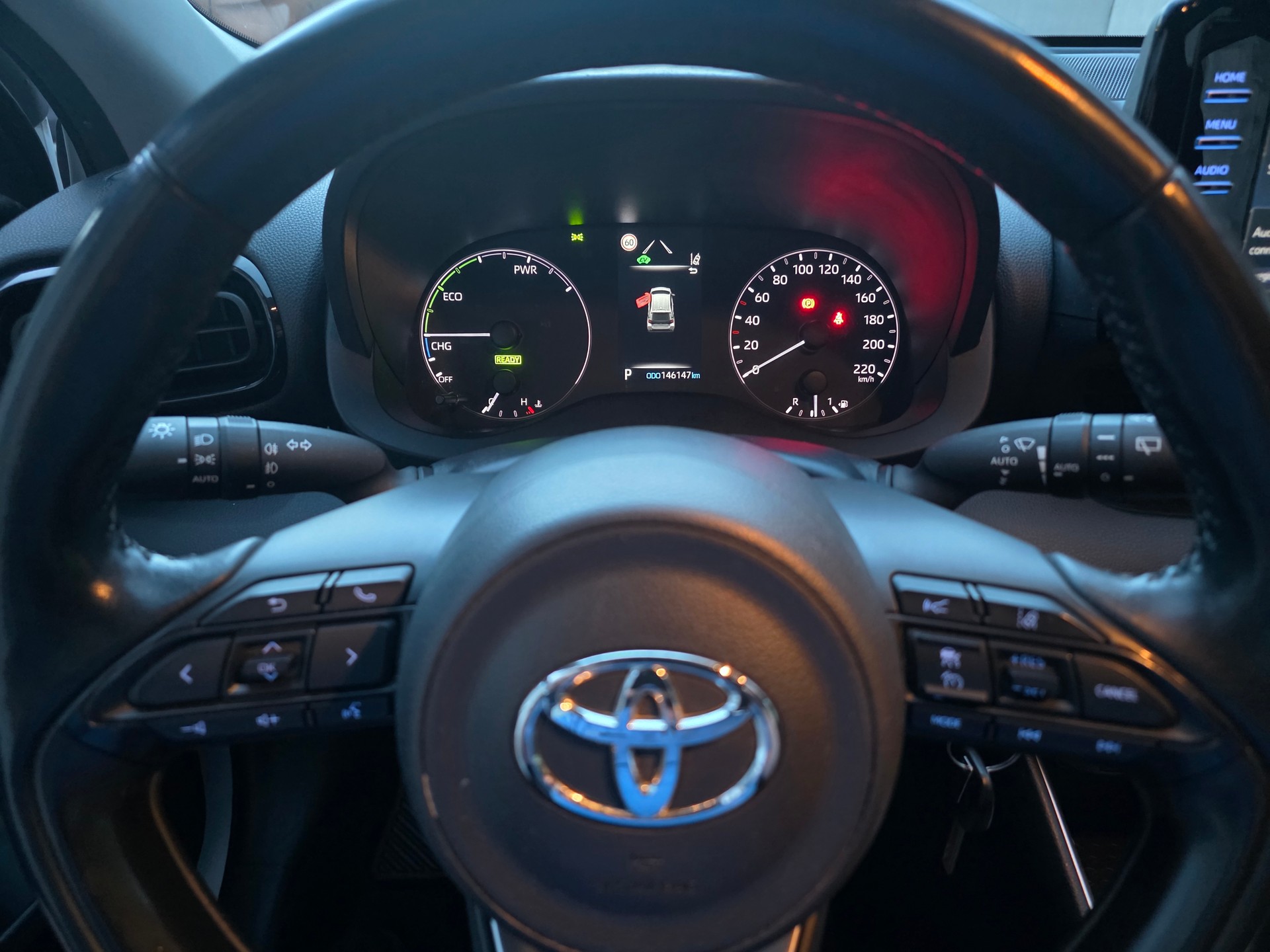 TOYOTA Yaris 1.5 Trend e-CVT-image-6