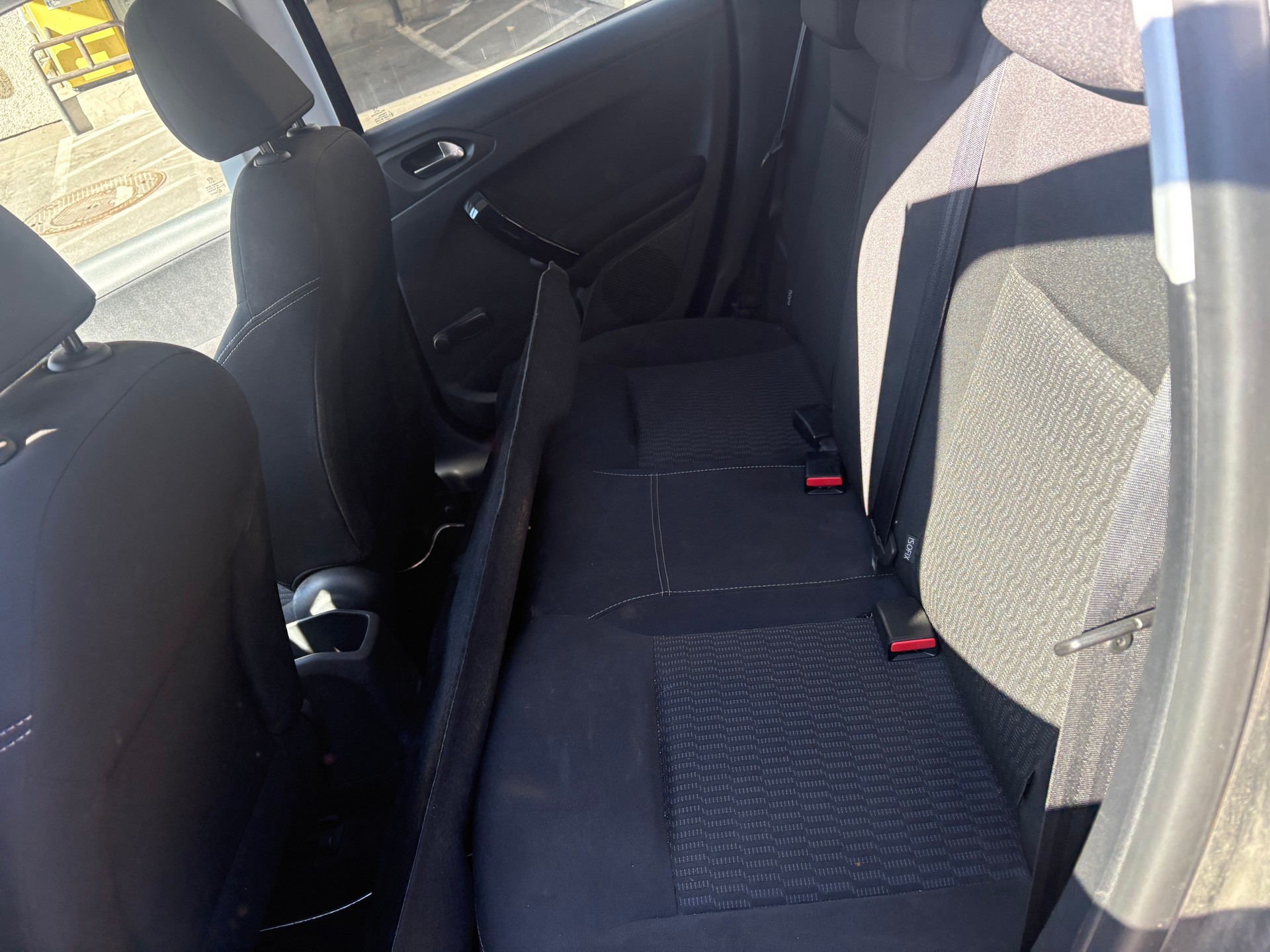 PEUGEOT 208 1.2 VTI Style-image-4