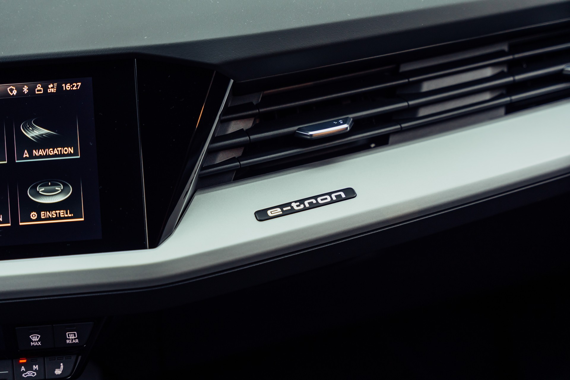 AUDI Q4 e-tron 35-image-16