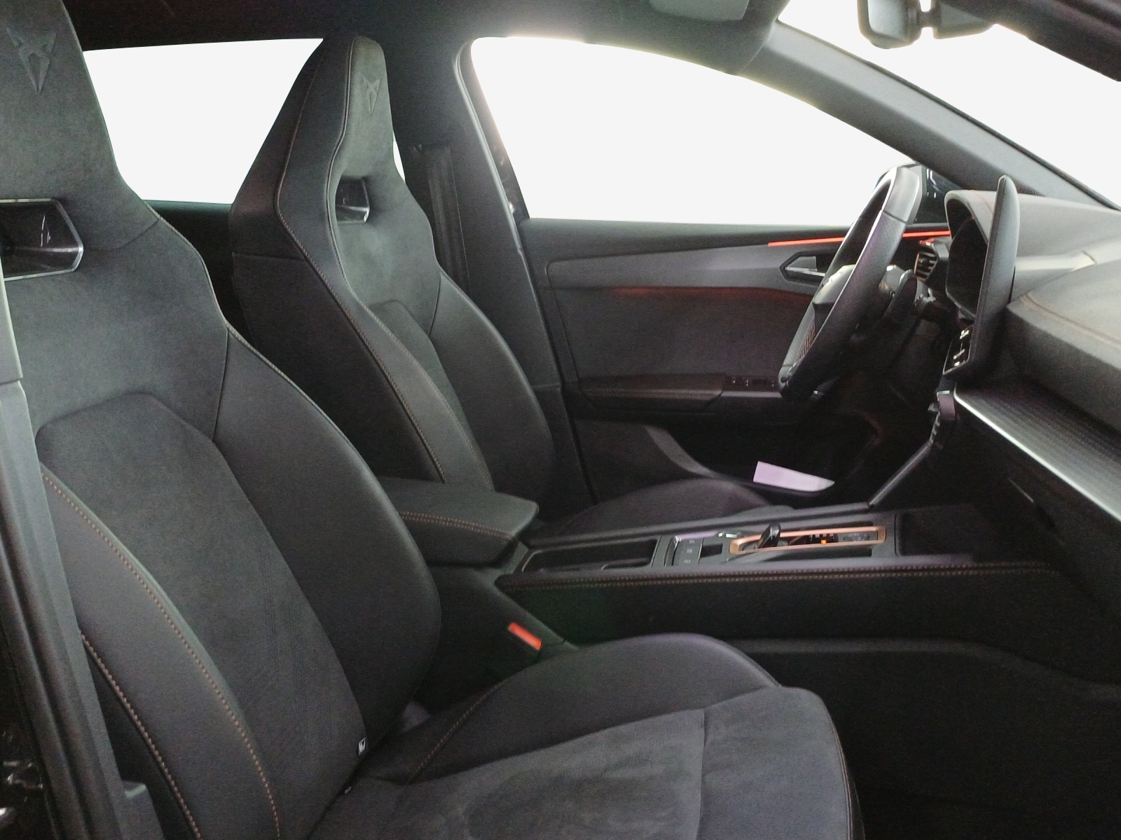 SEAT Leon ST 1.5 eTSI mHEV DSG FR-image-15