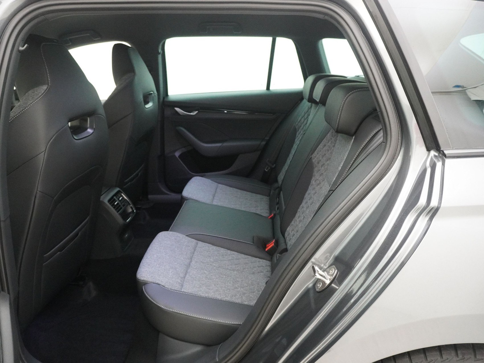 SKODA Octavia 1.5 TSI mHEV SportLine DSG-image-14