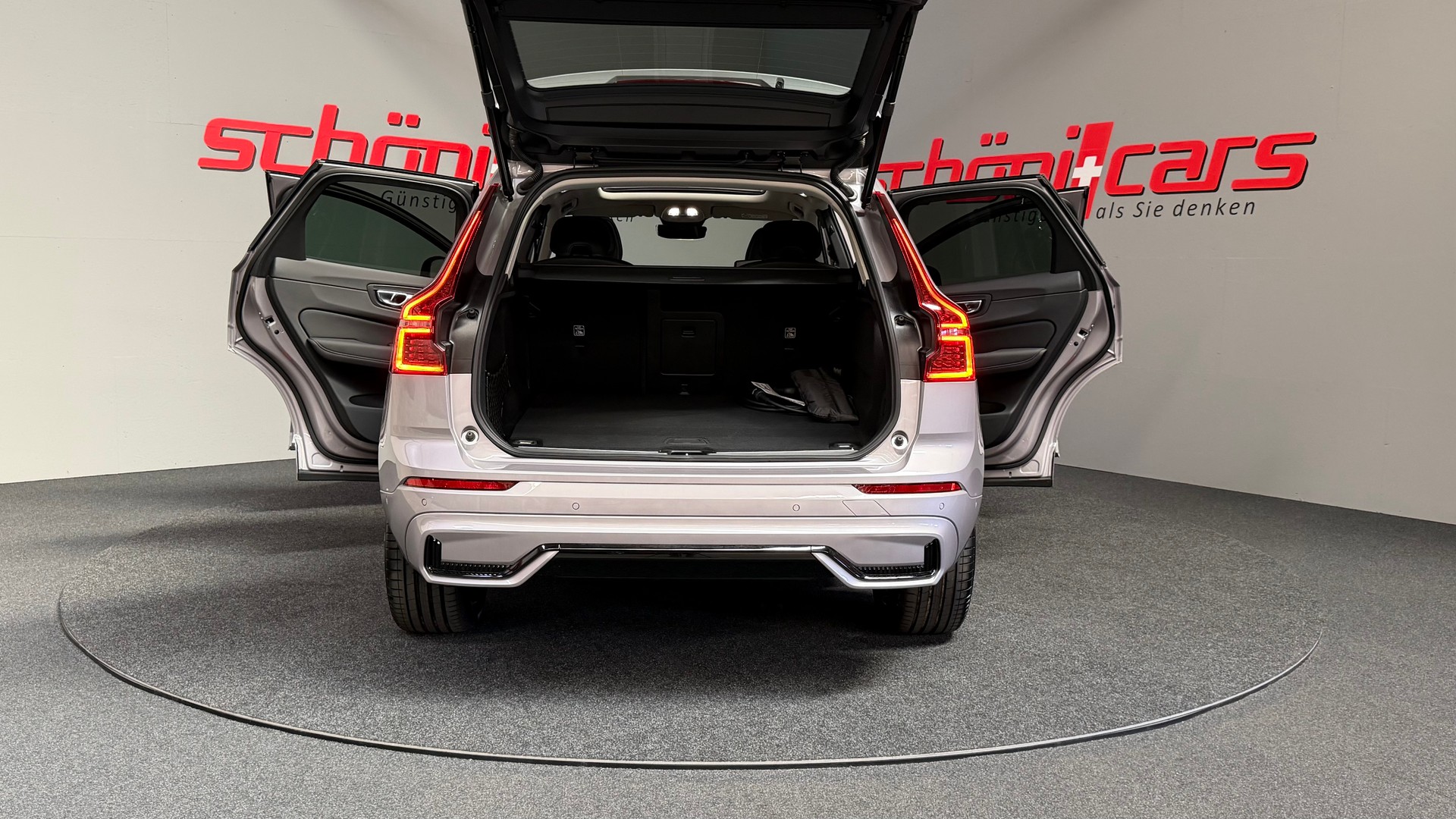 VOLVO XC60 T6 eAWD PluginHybrid Plus Dark Geartronic-image-5