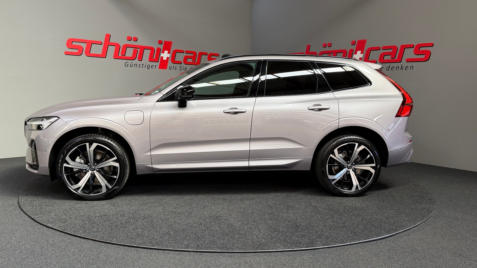 VOLVO XC60 T6 eAWD PluginHybrid Plus Dark Geartronic-image-2