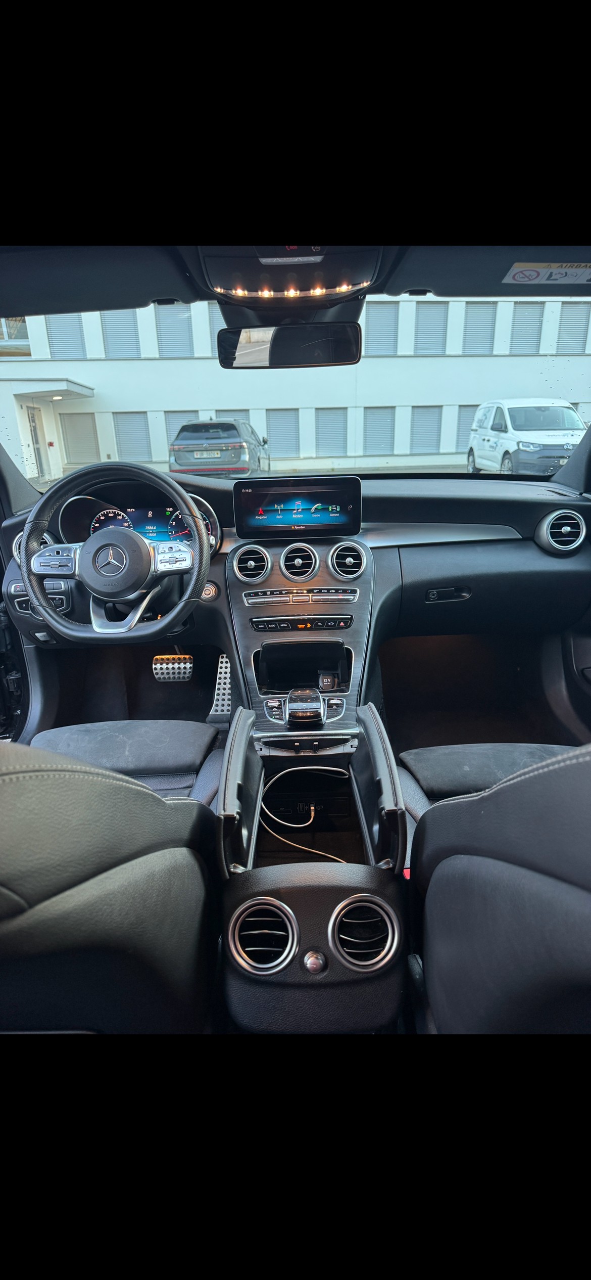 MERCEDES-BENZ C 180 AMG Line-image-1